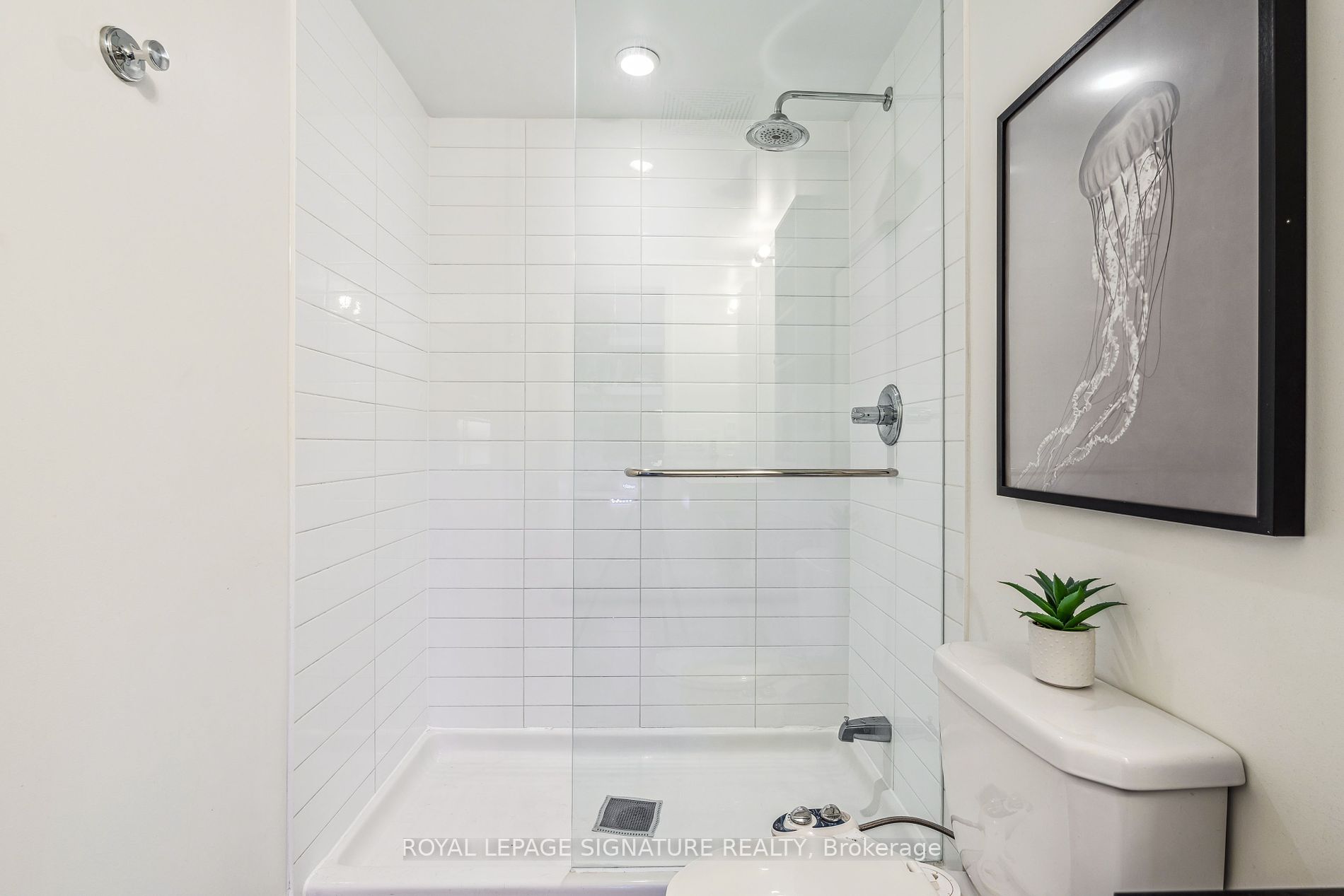 38 Dan Leckie Way, #223