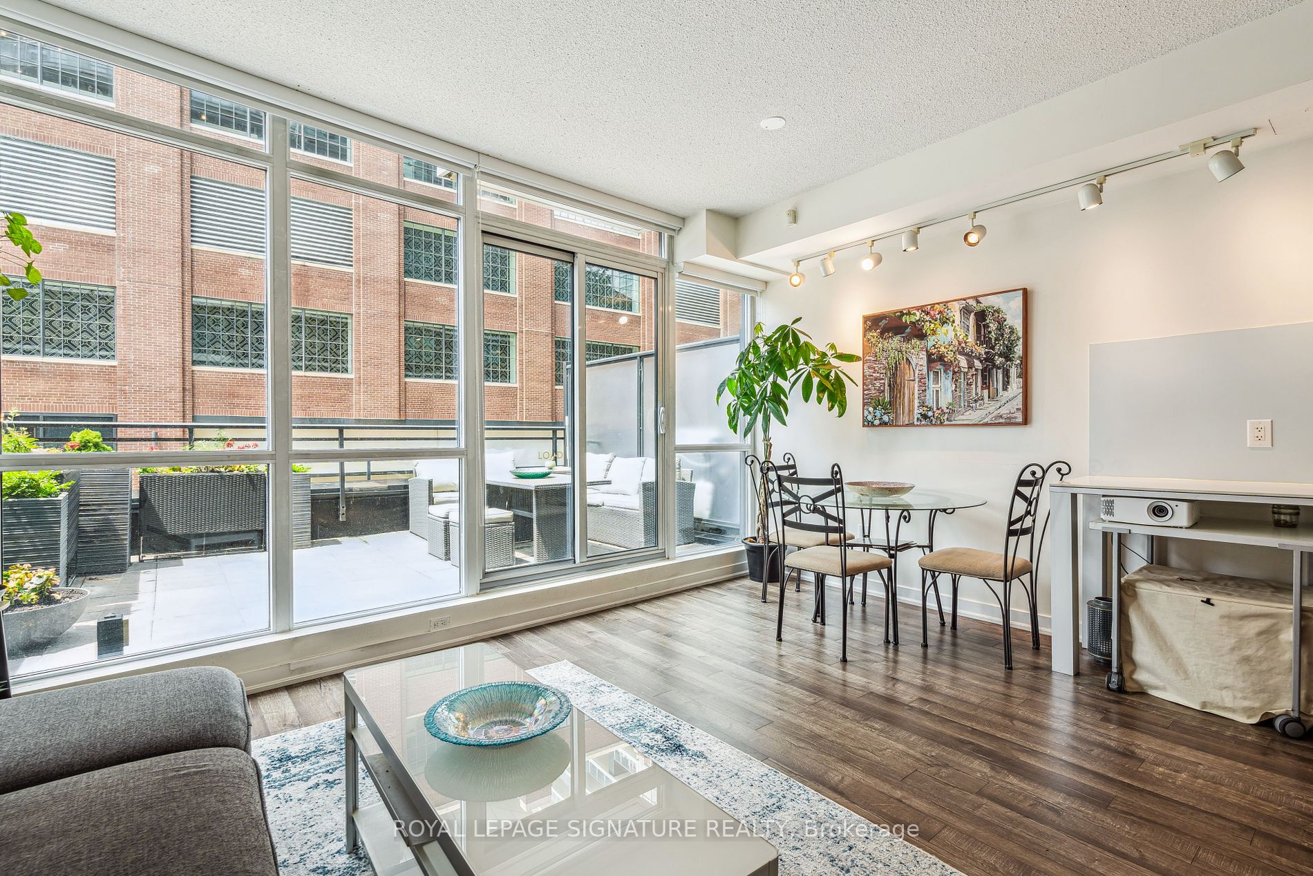 38 Dan Leckie Way, #223