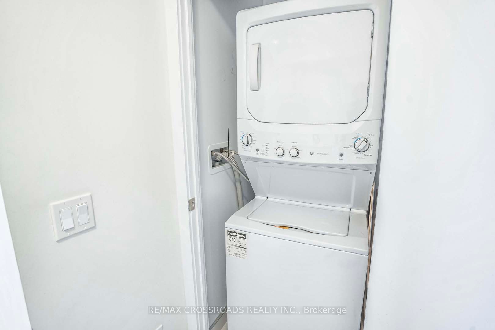 2221 YONGE Street, #1404
