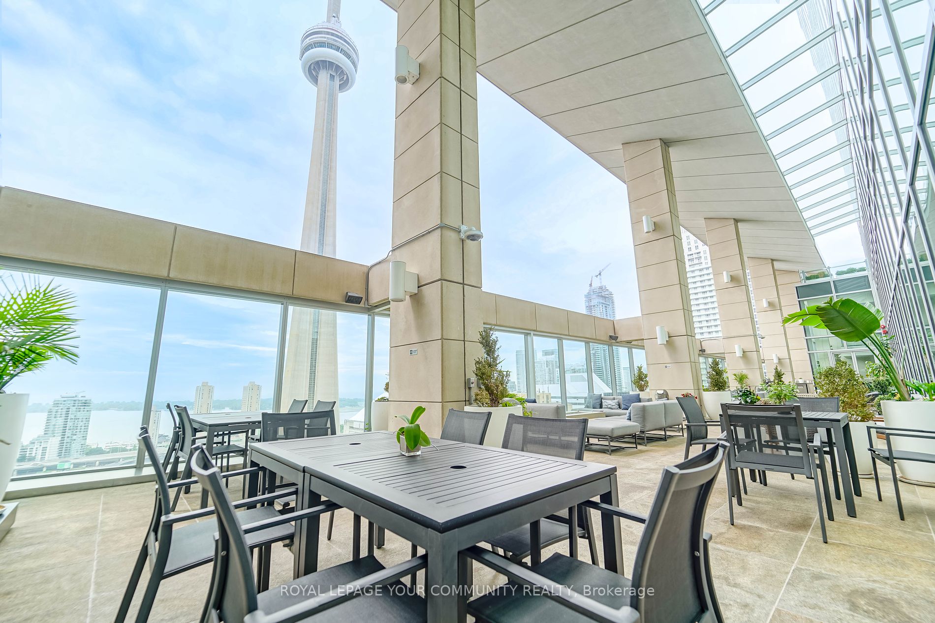 183 Wellington Street W, #3903
