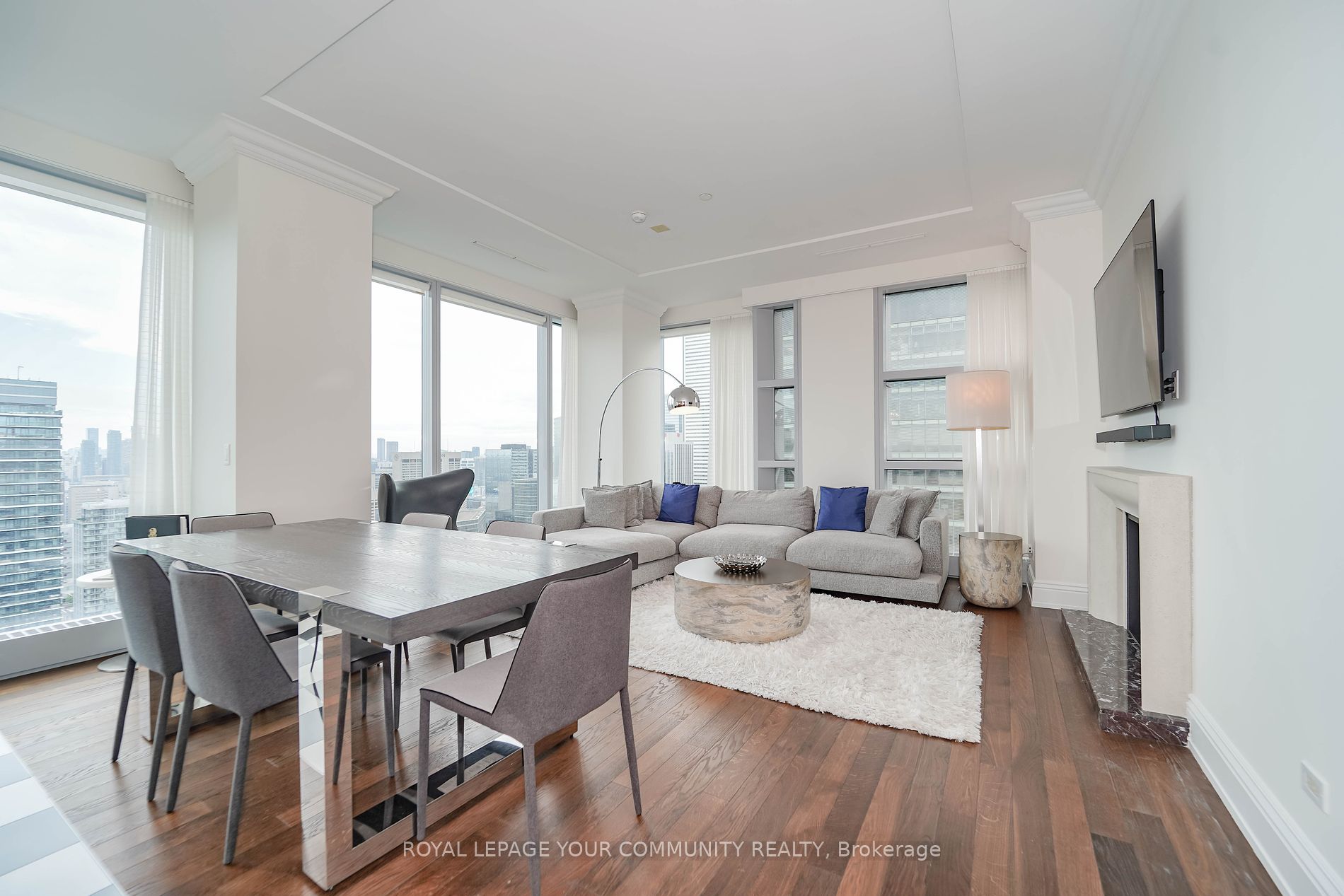 183 Wellington Street W, #3903