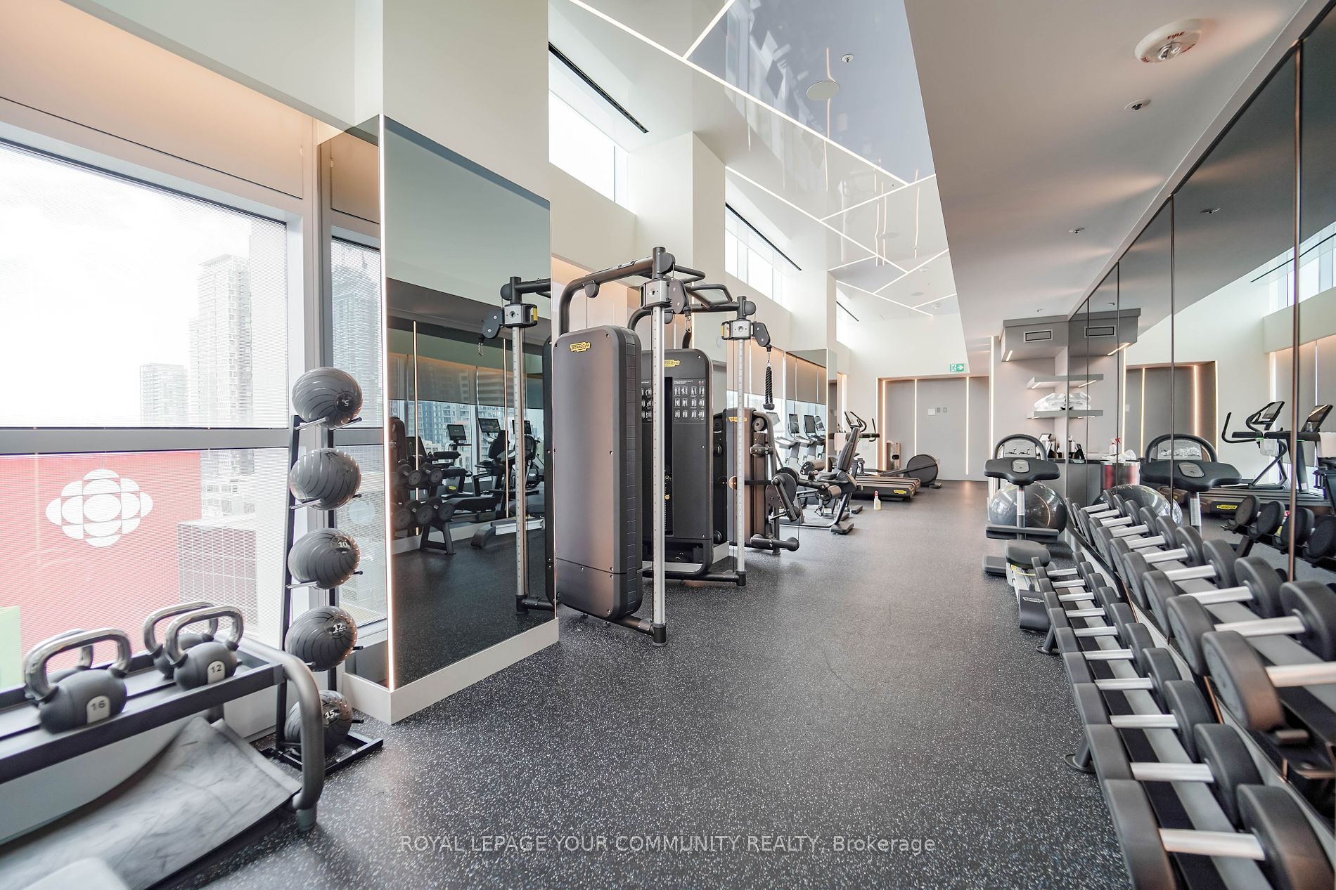 183 Wellington Street W, #3903