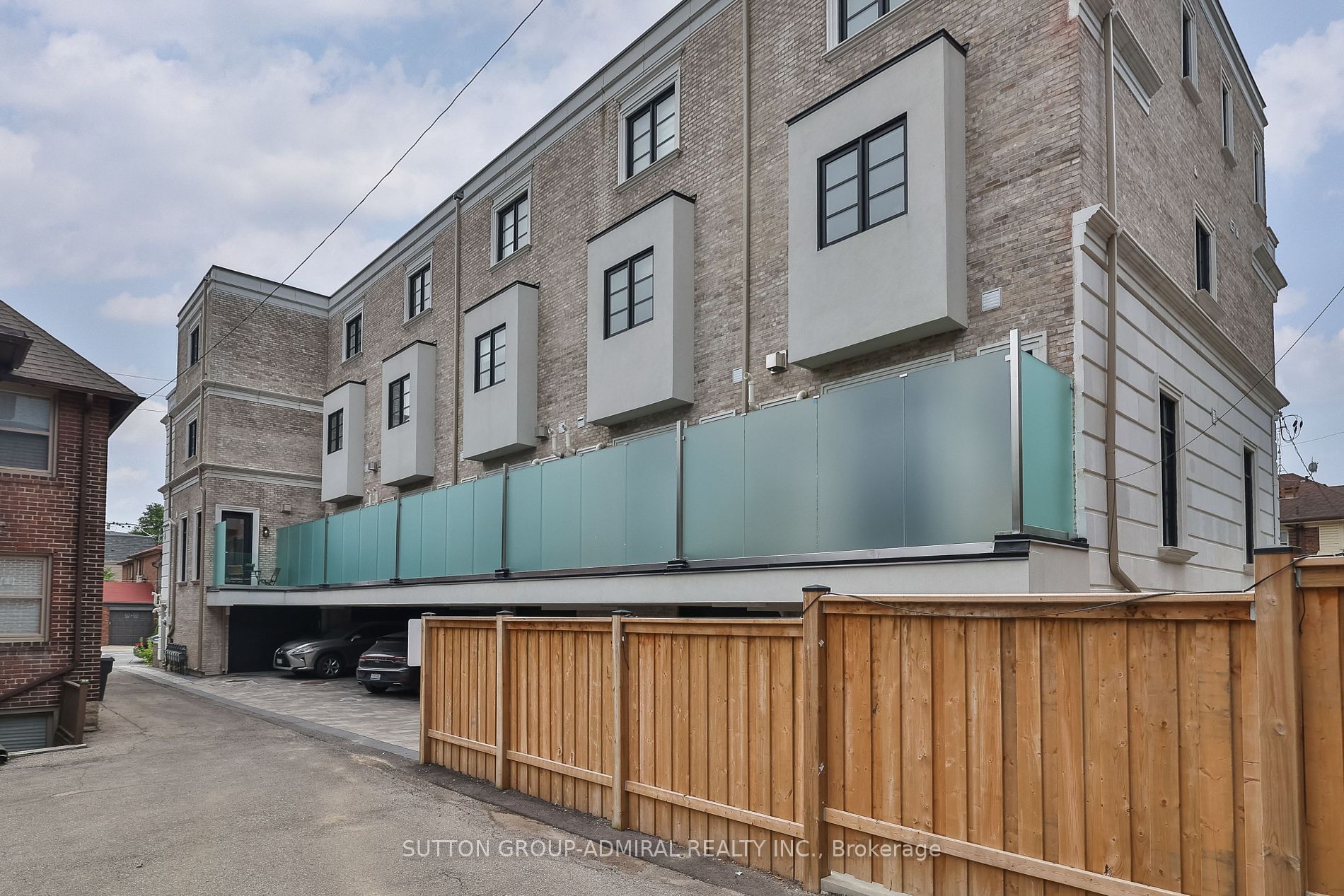 1204 Avenue Rd