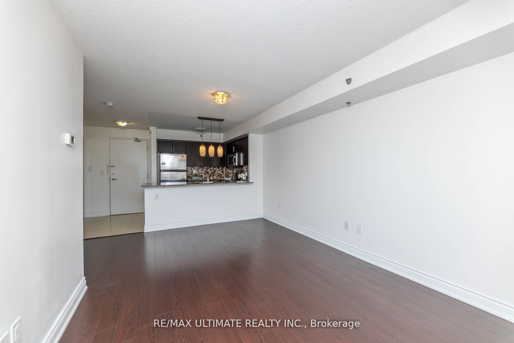 760 Sheppard Ave W, #302