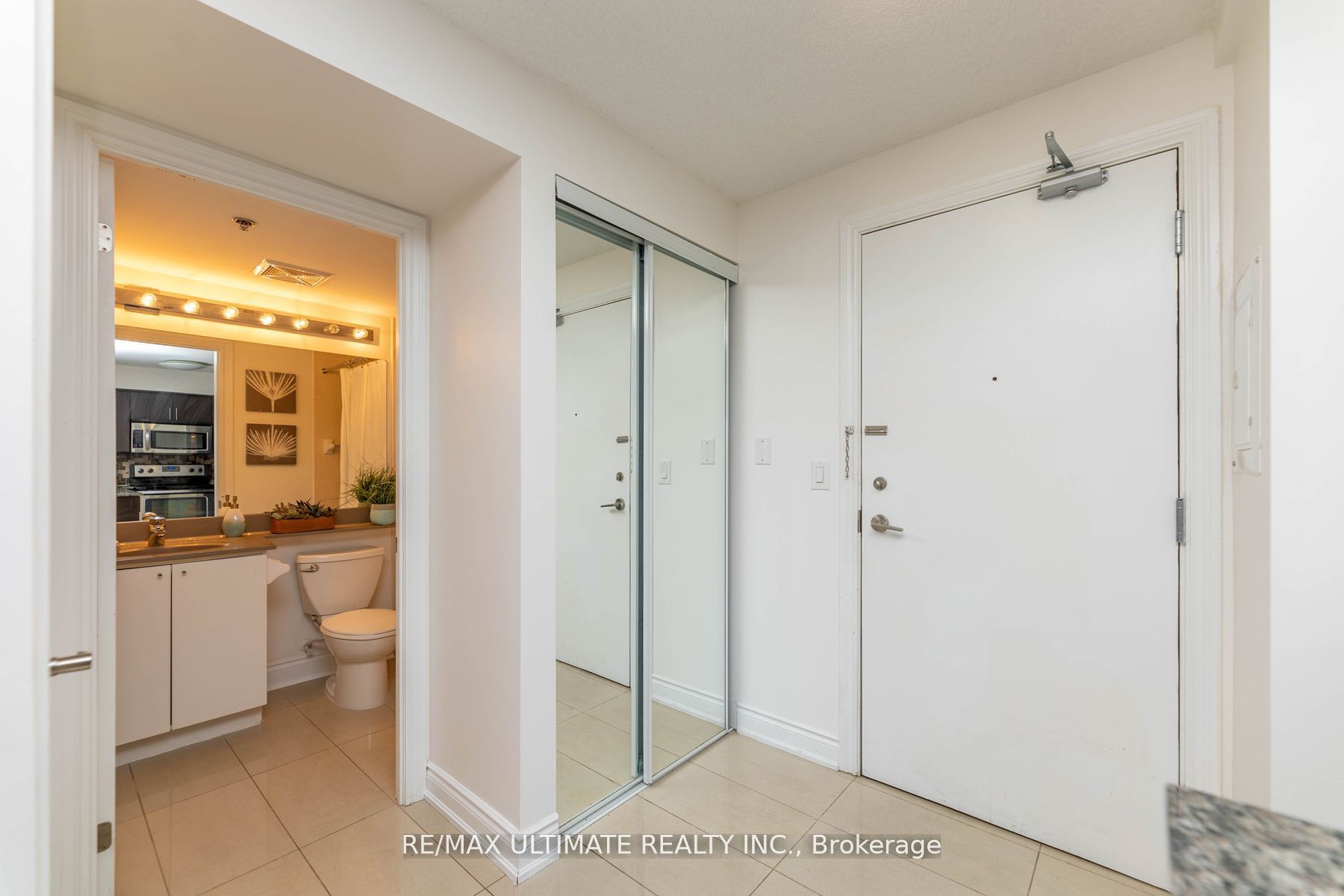 760 Sheppard Ave W, #302