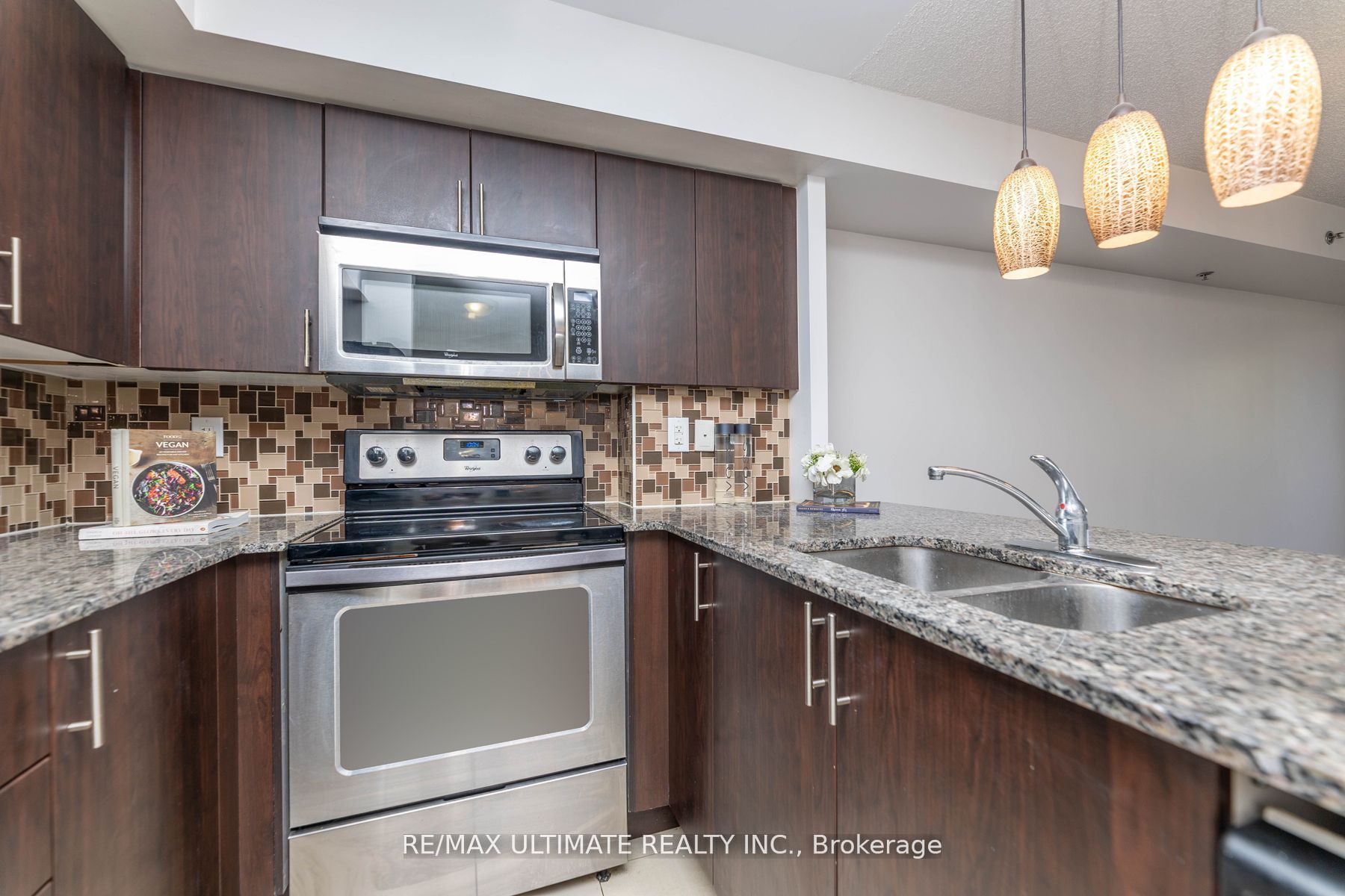 760 Sheppard Ave W, #302