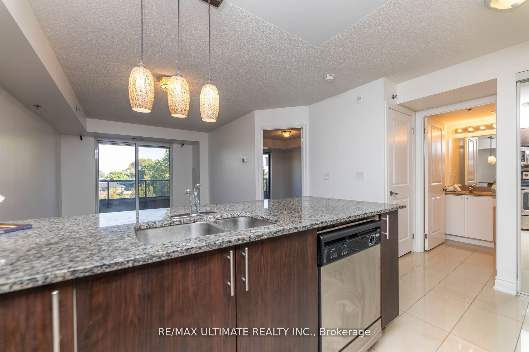 760 Sheppard Ave W, #302
