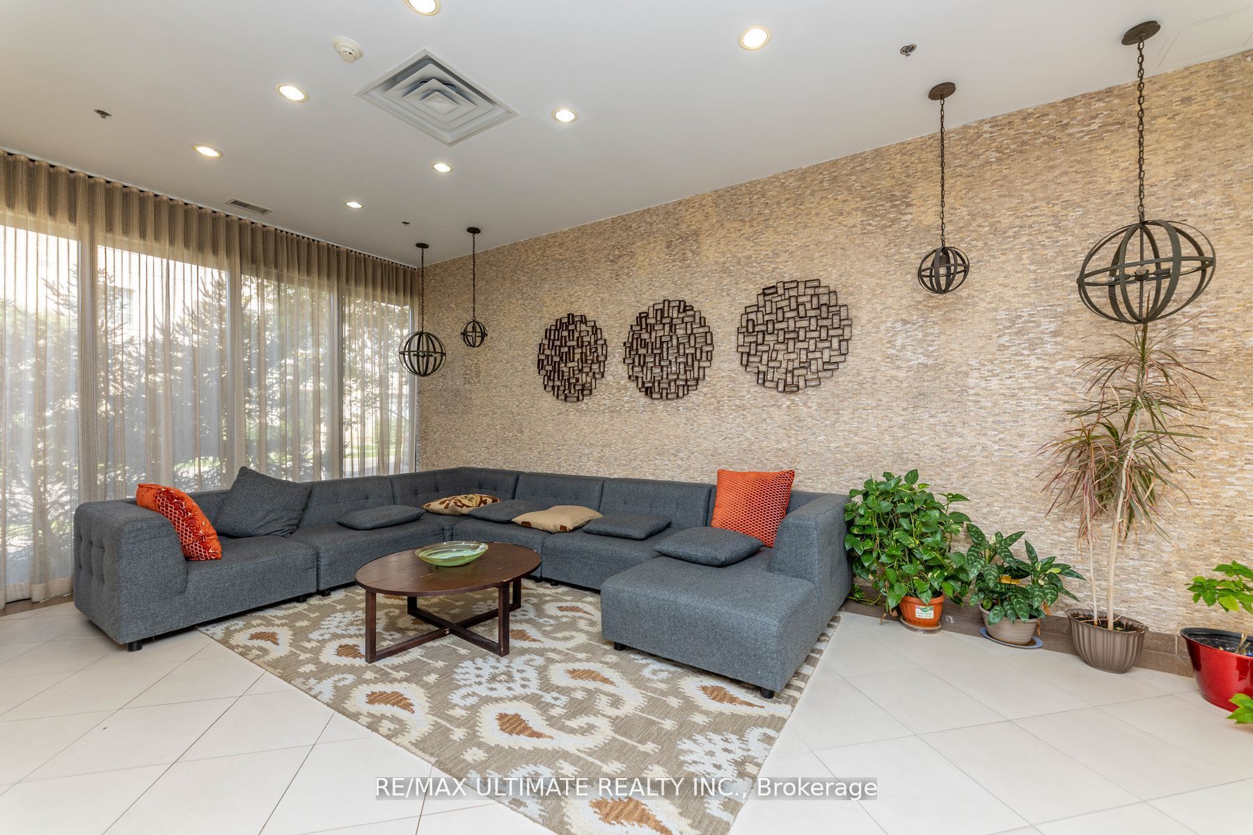760 Sheppard Ave W, #302