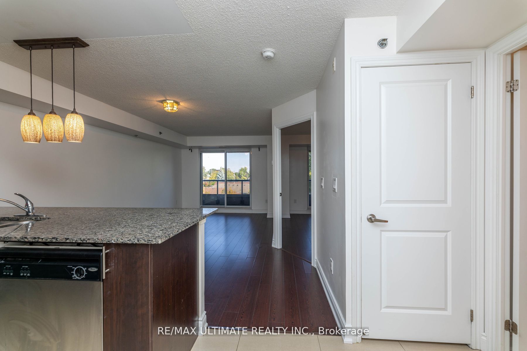 760 Sheppard Ave W, #302
