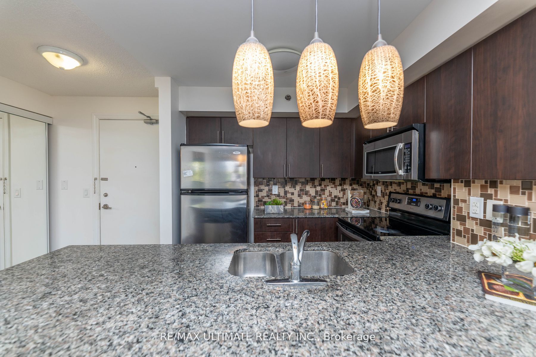 760 Sheppard Ave W, #302