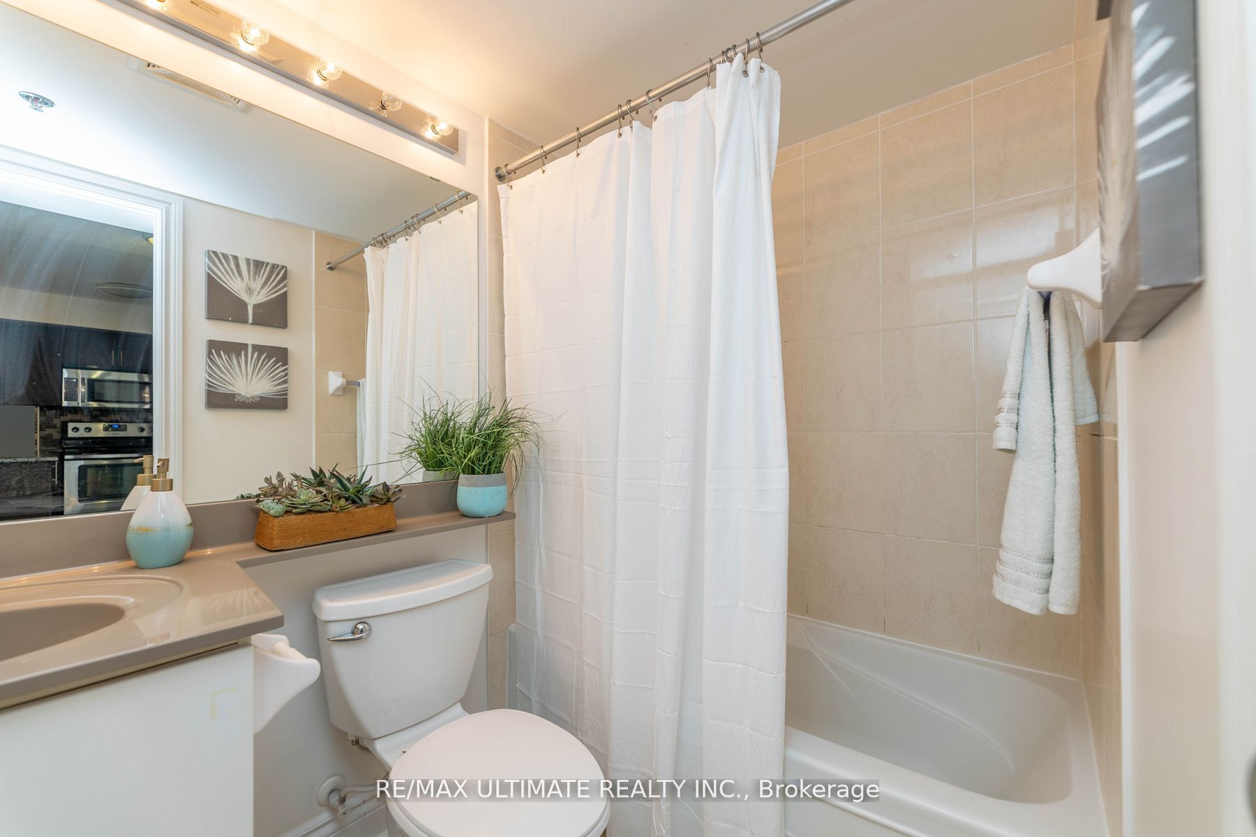 760 Sheppard Ave W, #302