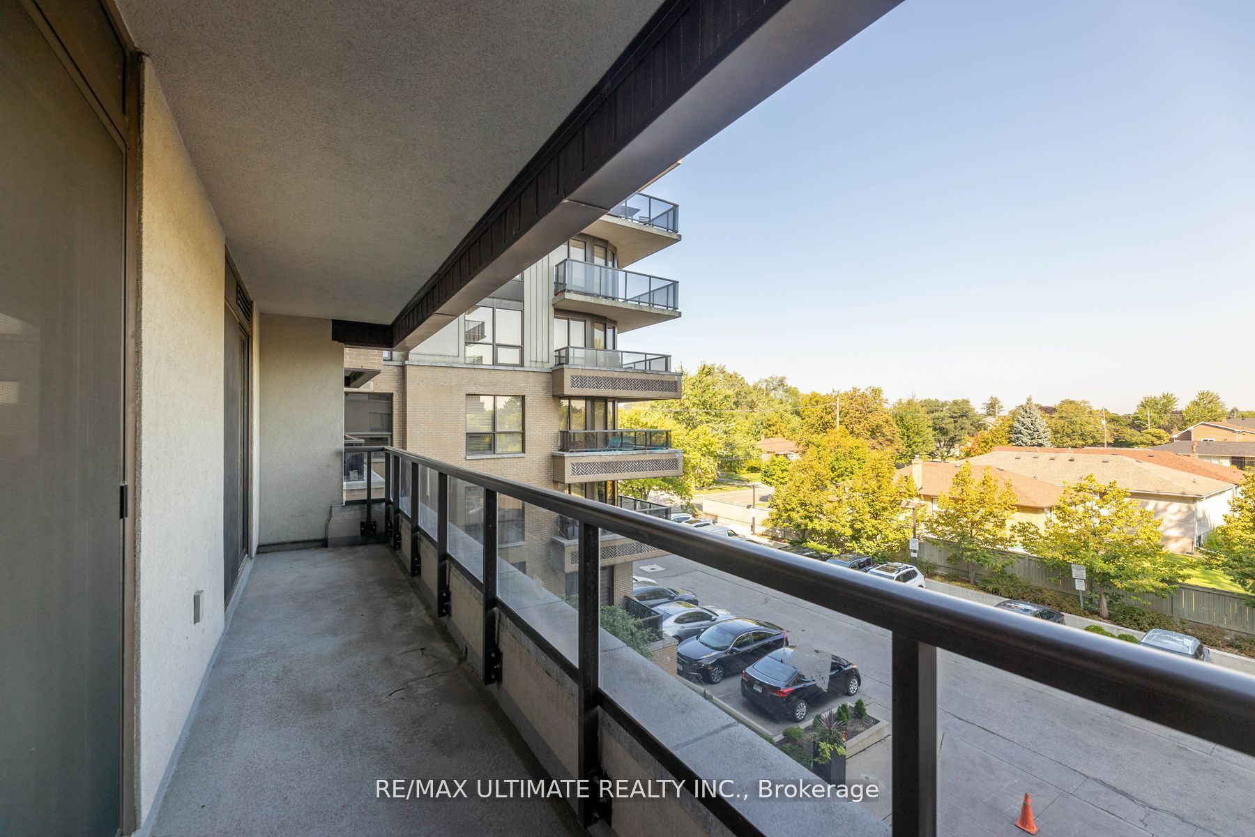 760 Sheppard Ave W, #302