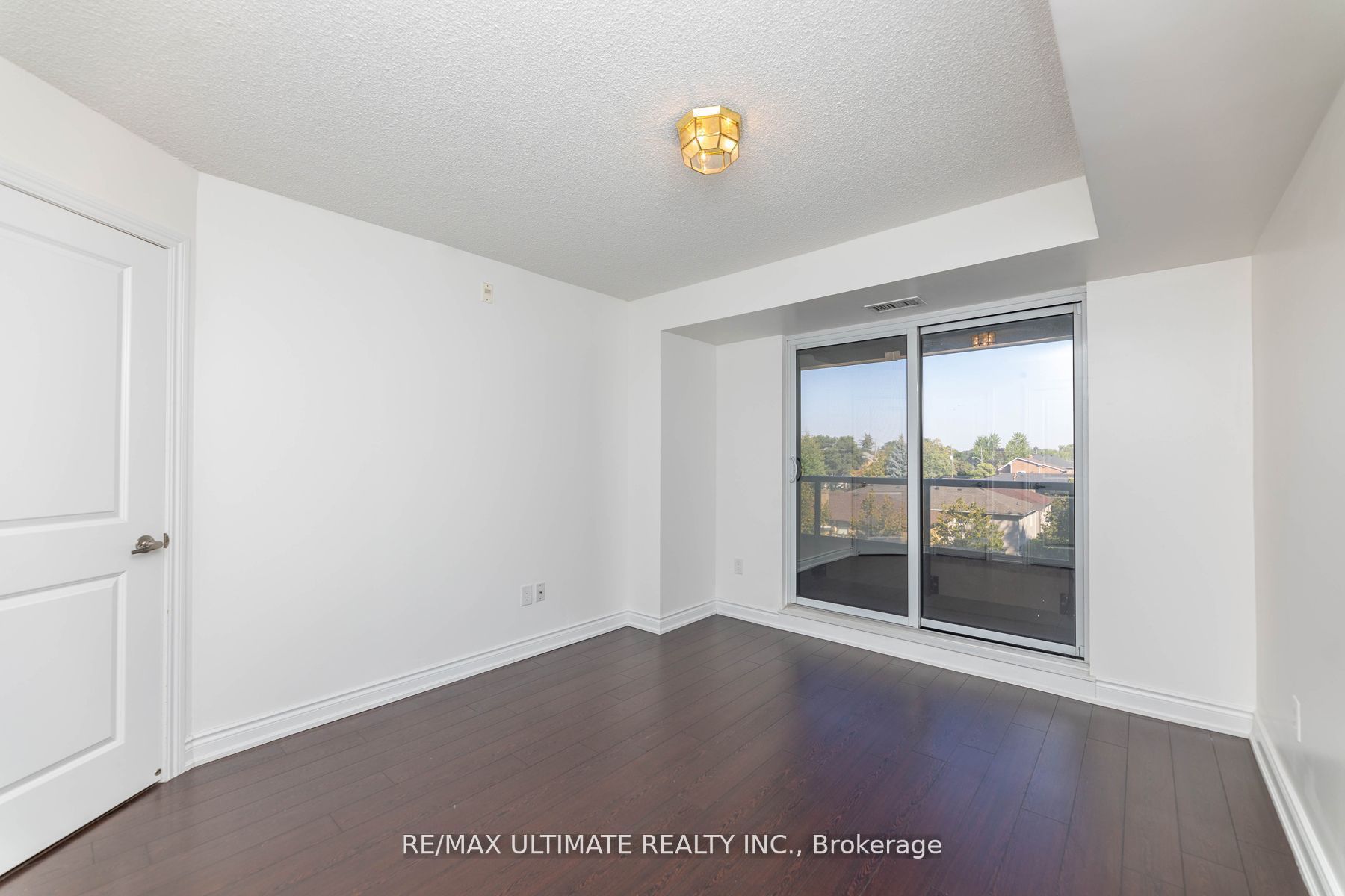 760 Sheppard Ave W, #302
