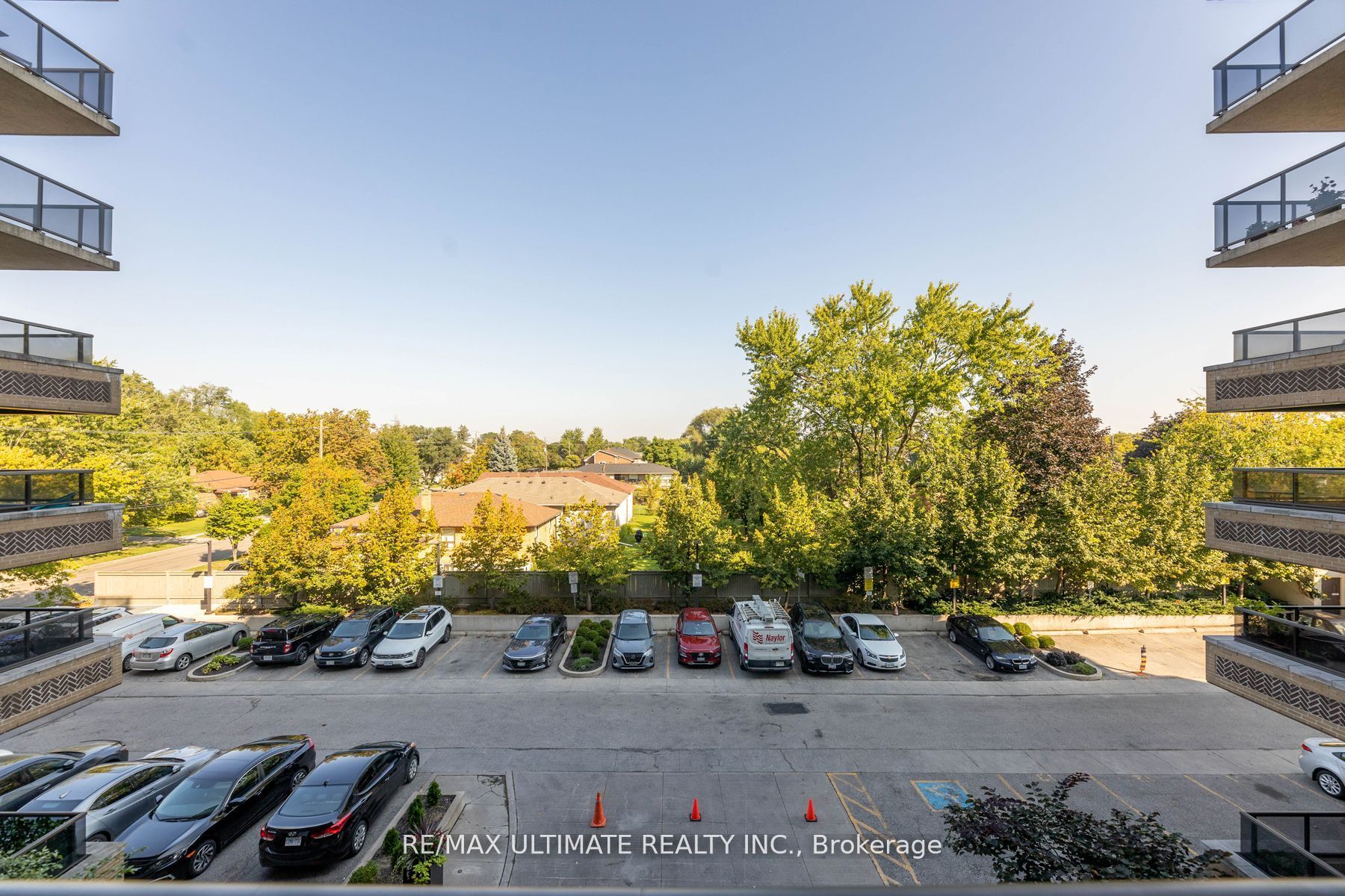 760 Sheppard Ave W, #302