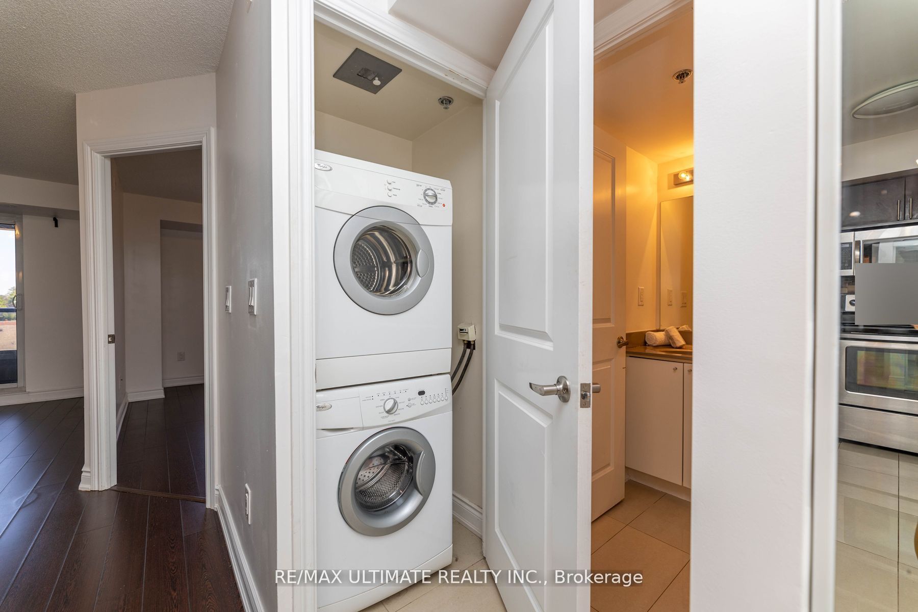 760 Sheppard Ave W, #302