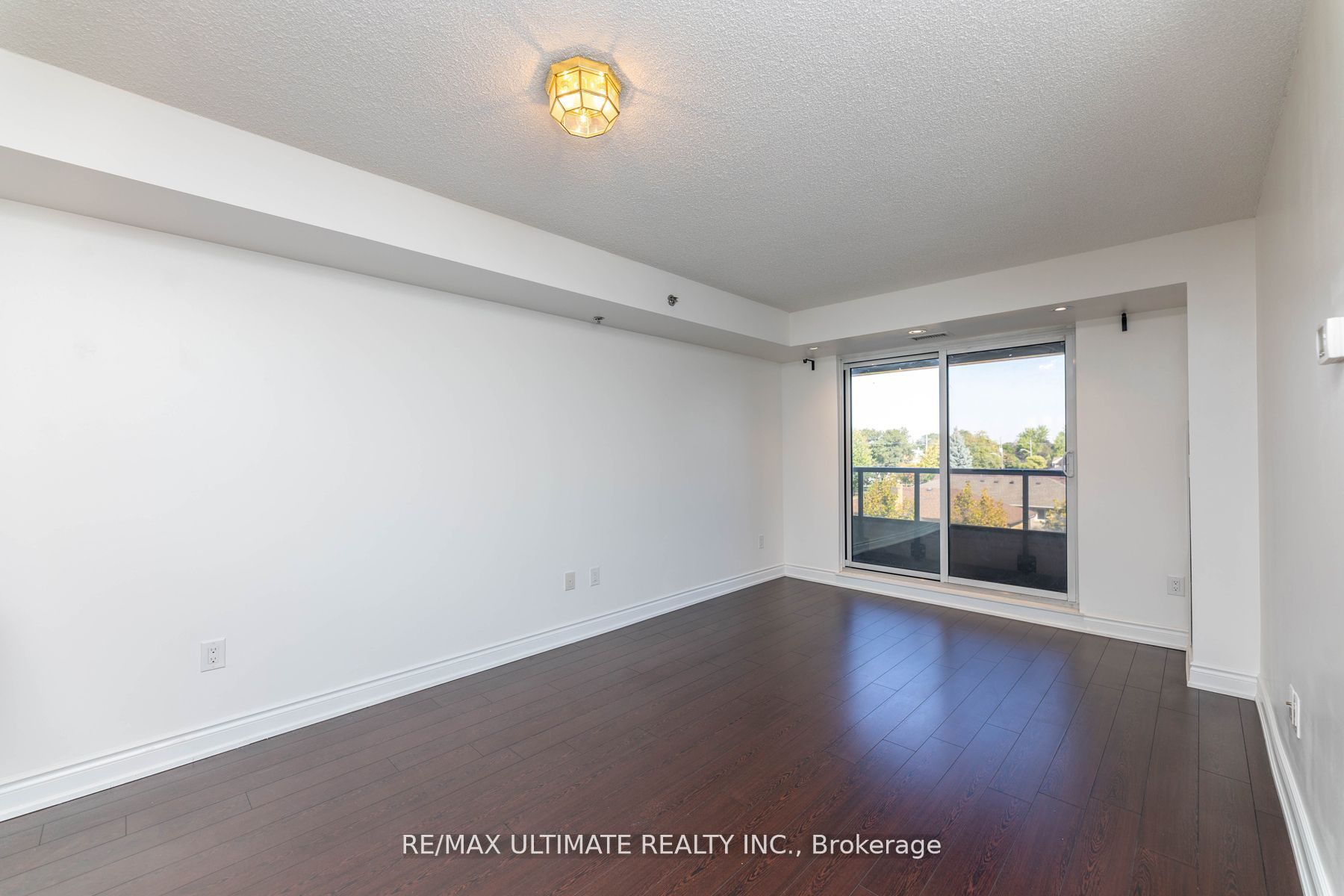 760 Sheppard Ave W, #302