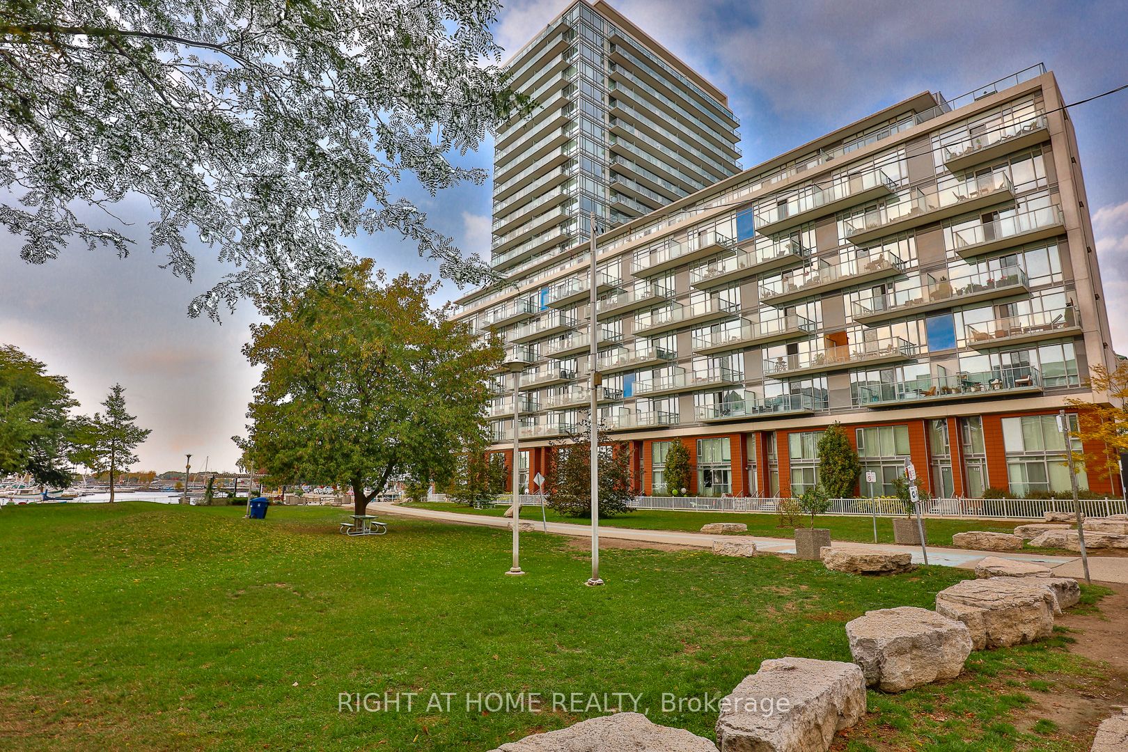 90 Stadium Rd, #829