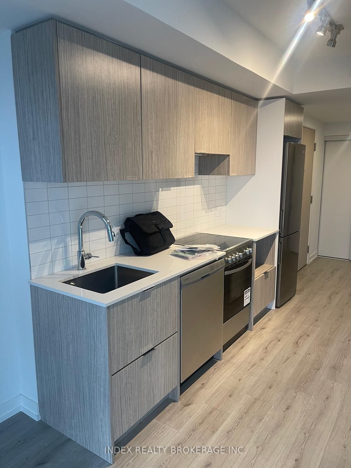 395 Bloor Street E, #2207