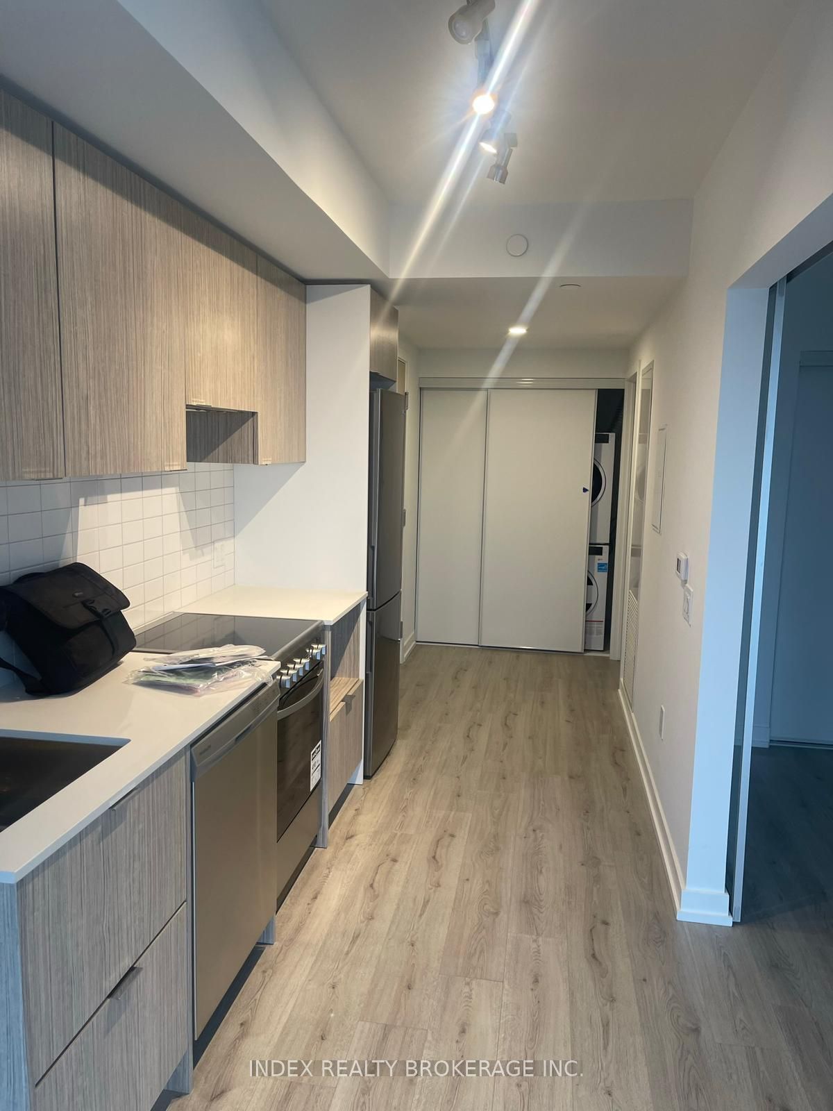 395 Bloor Street E, #2207