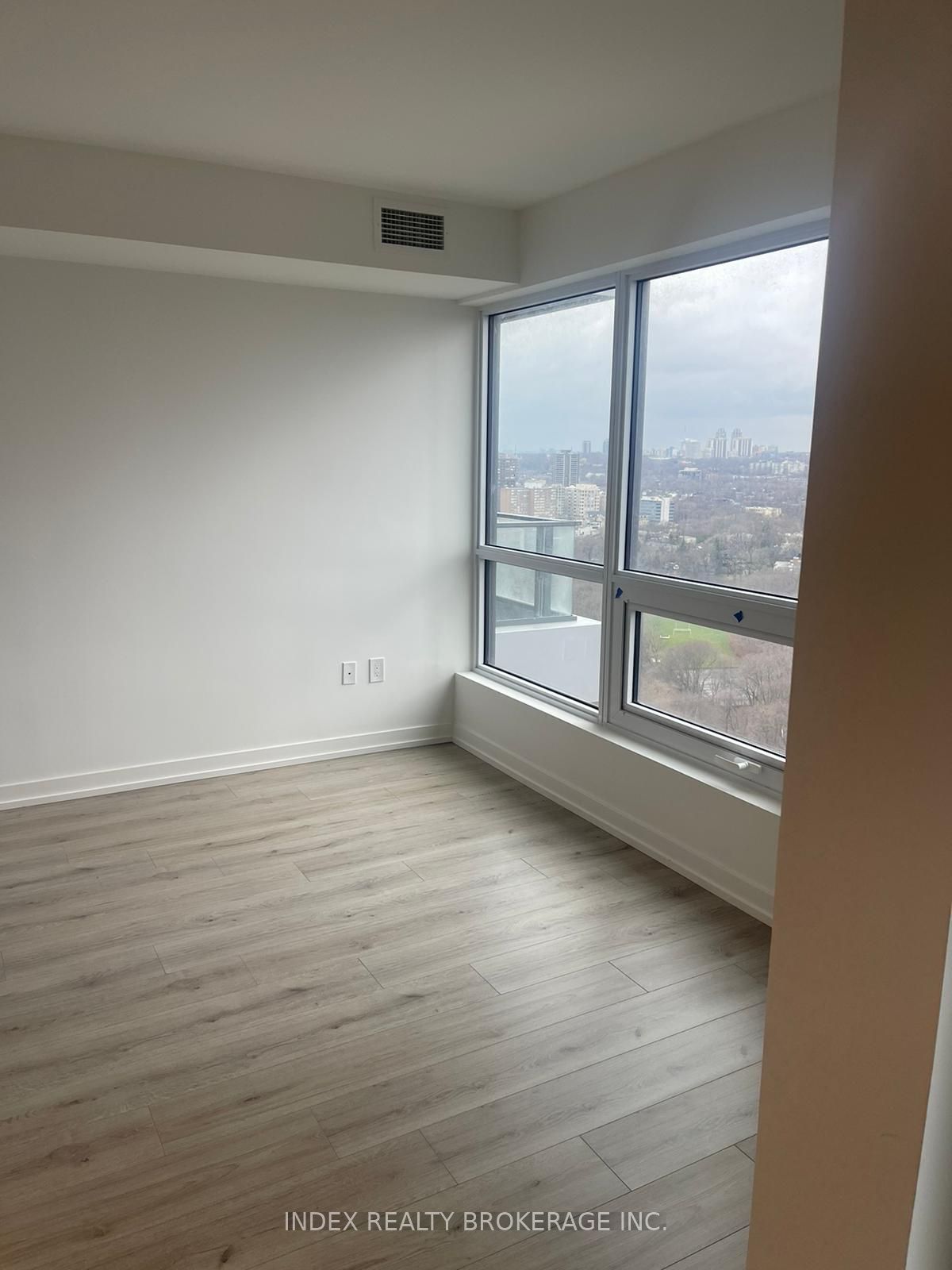 395 Bloor Street E, #2207