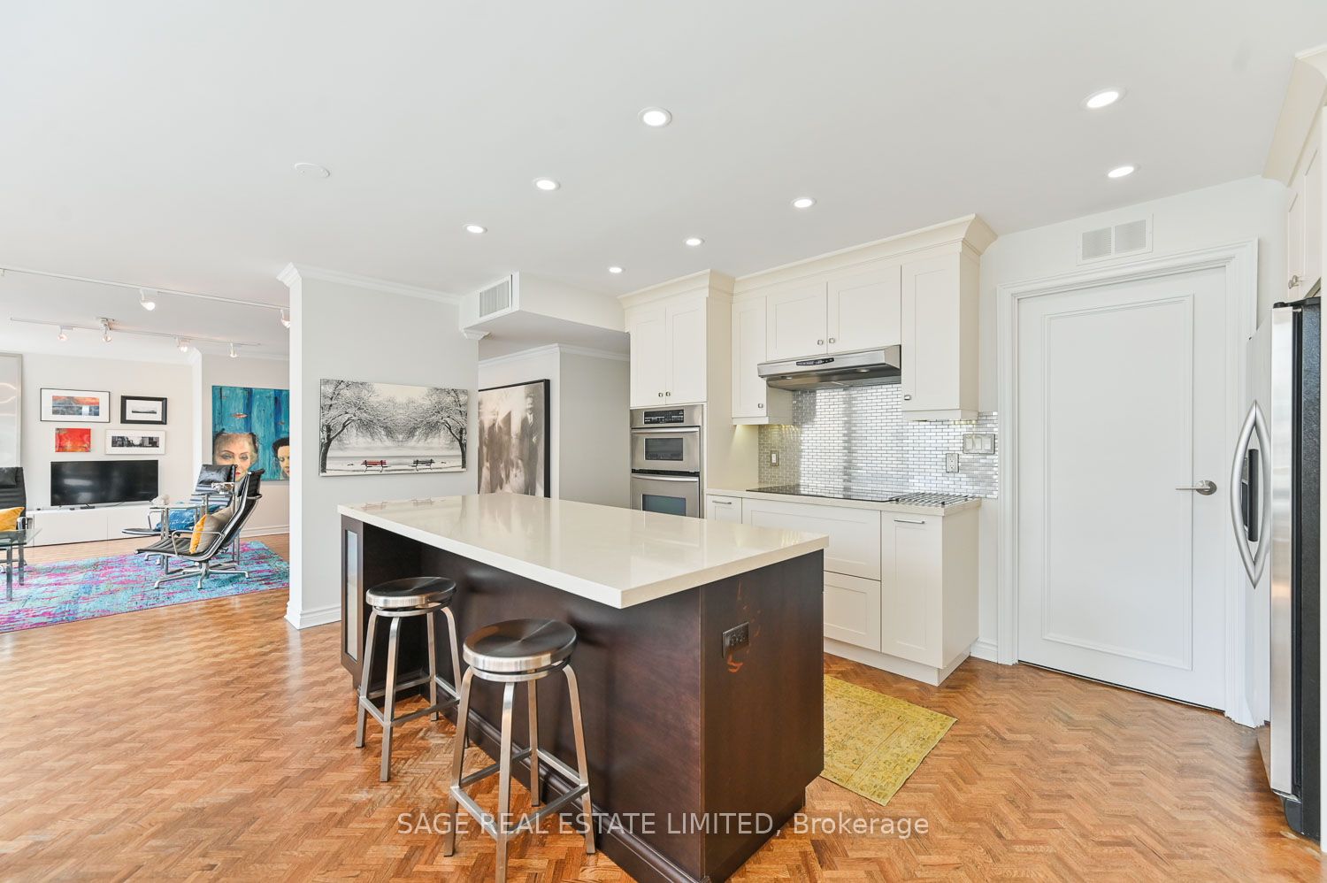 82 Lombard St, #412