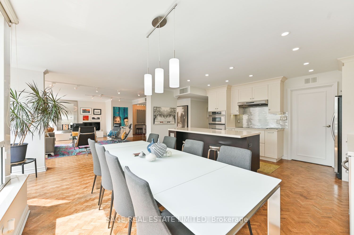 82 Lombard St, #412