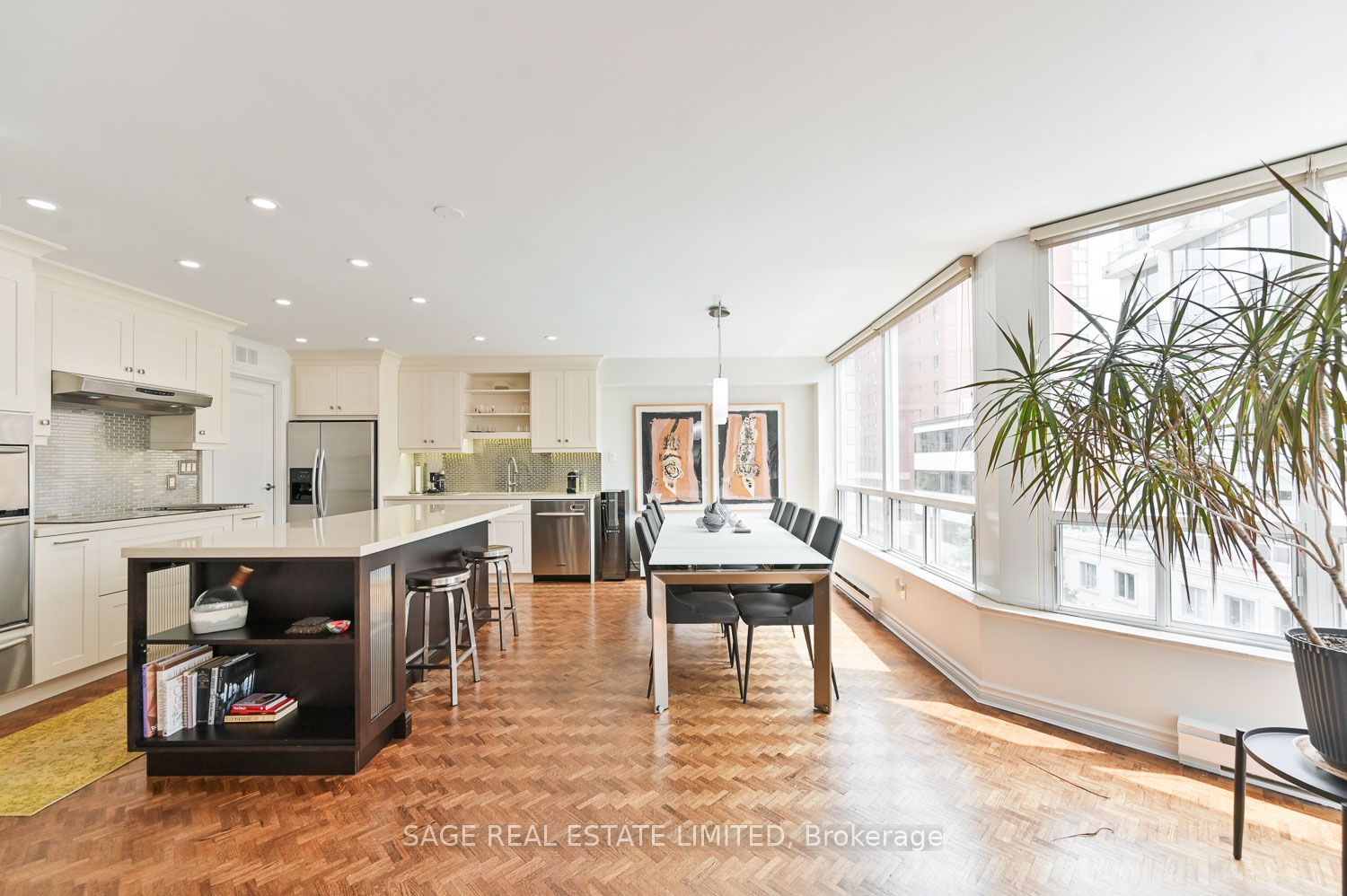 82 Lombard St, #412