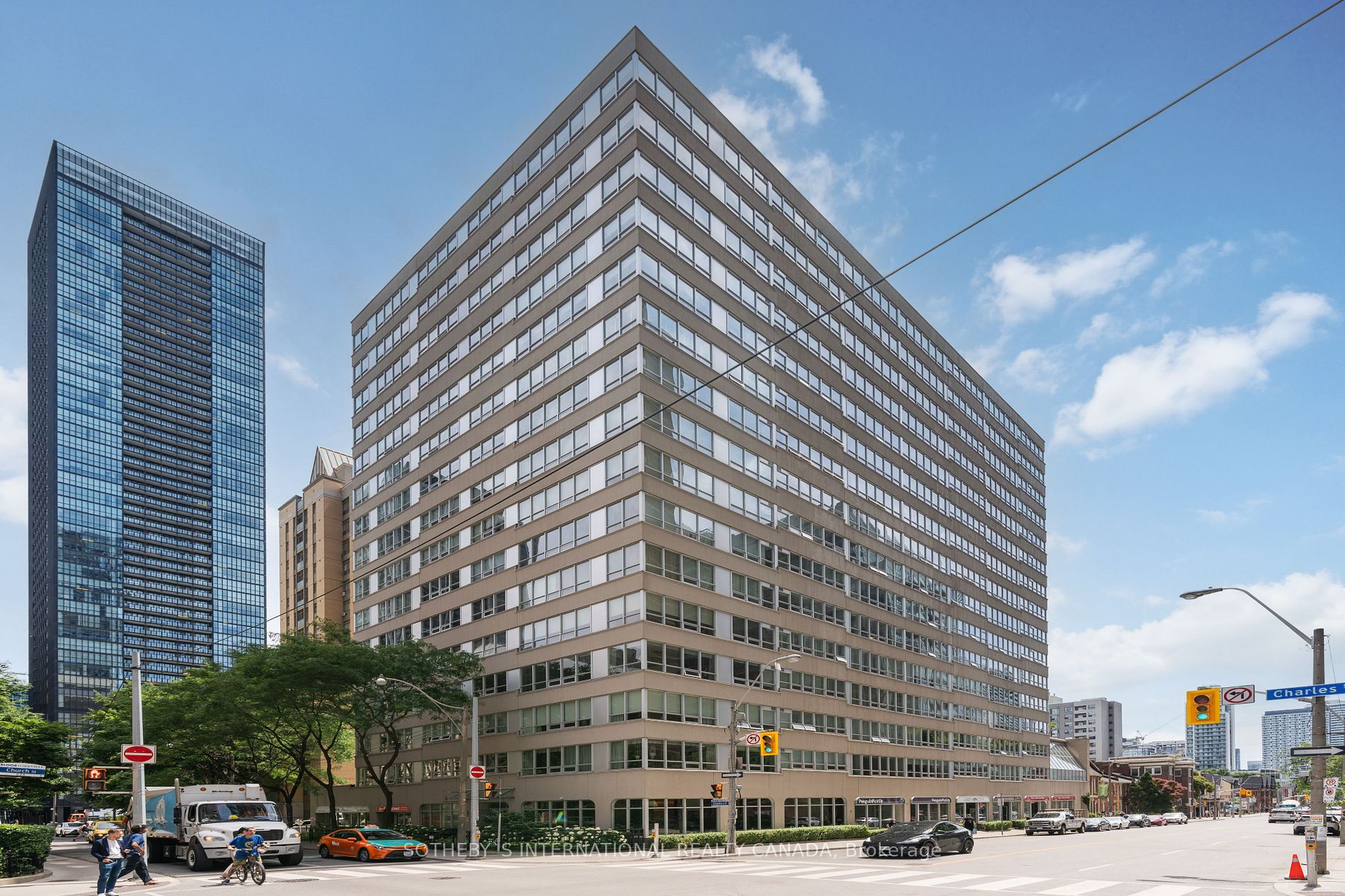 71 Charles St E, #302