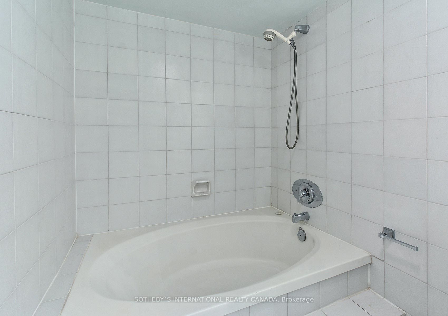 71 Charles St E, #302
