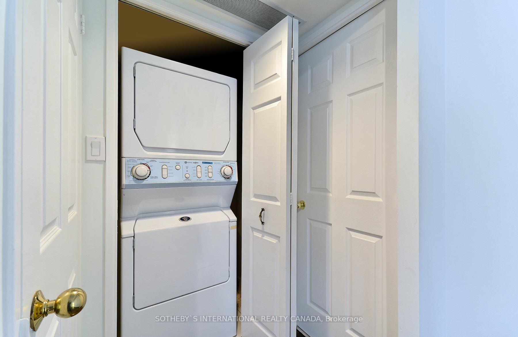 71 Charles St E, #302