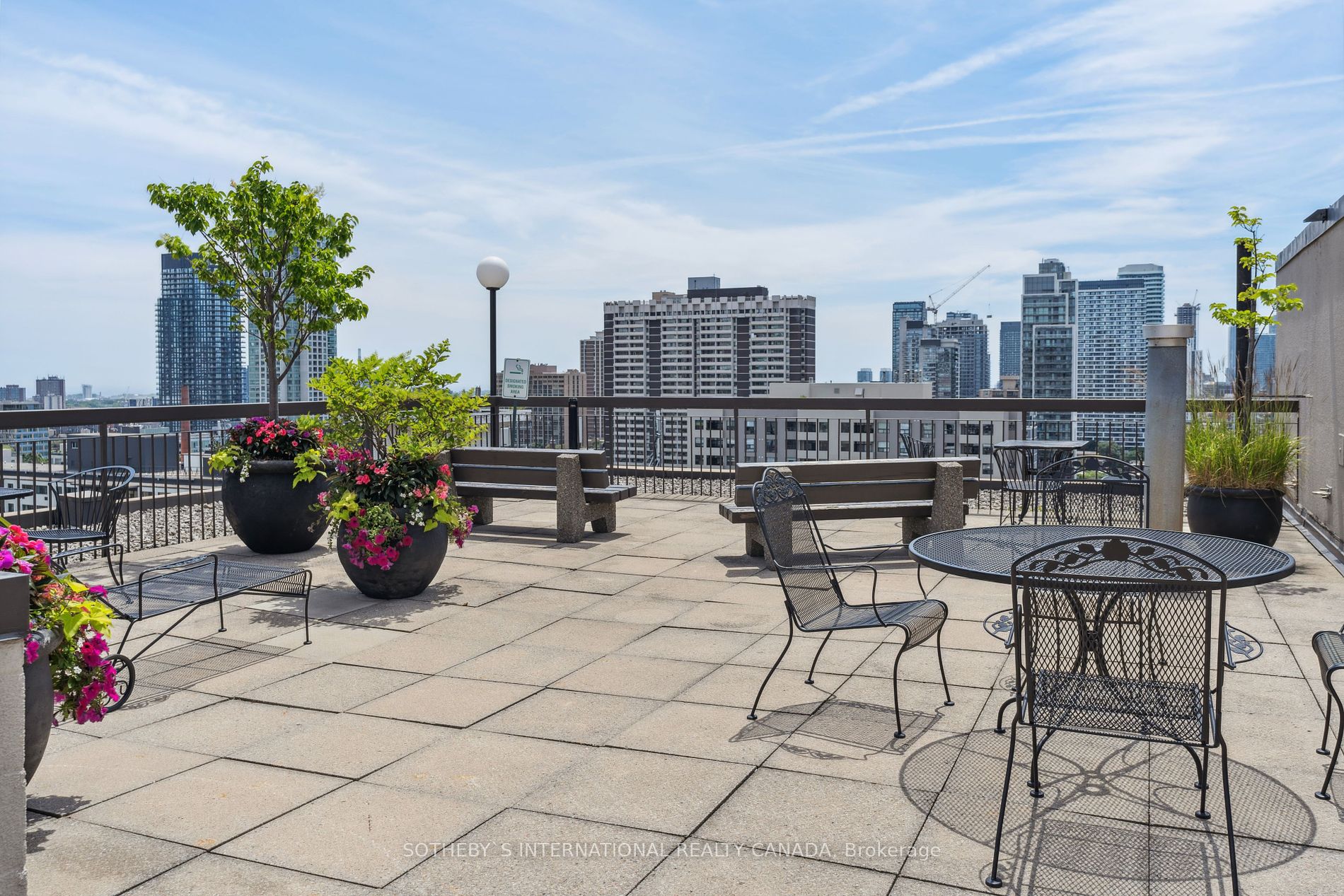 71 Charles St E, #302