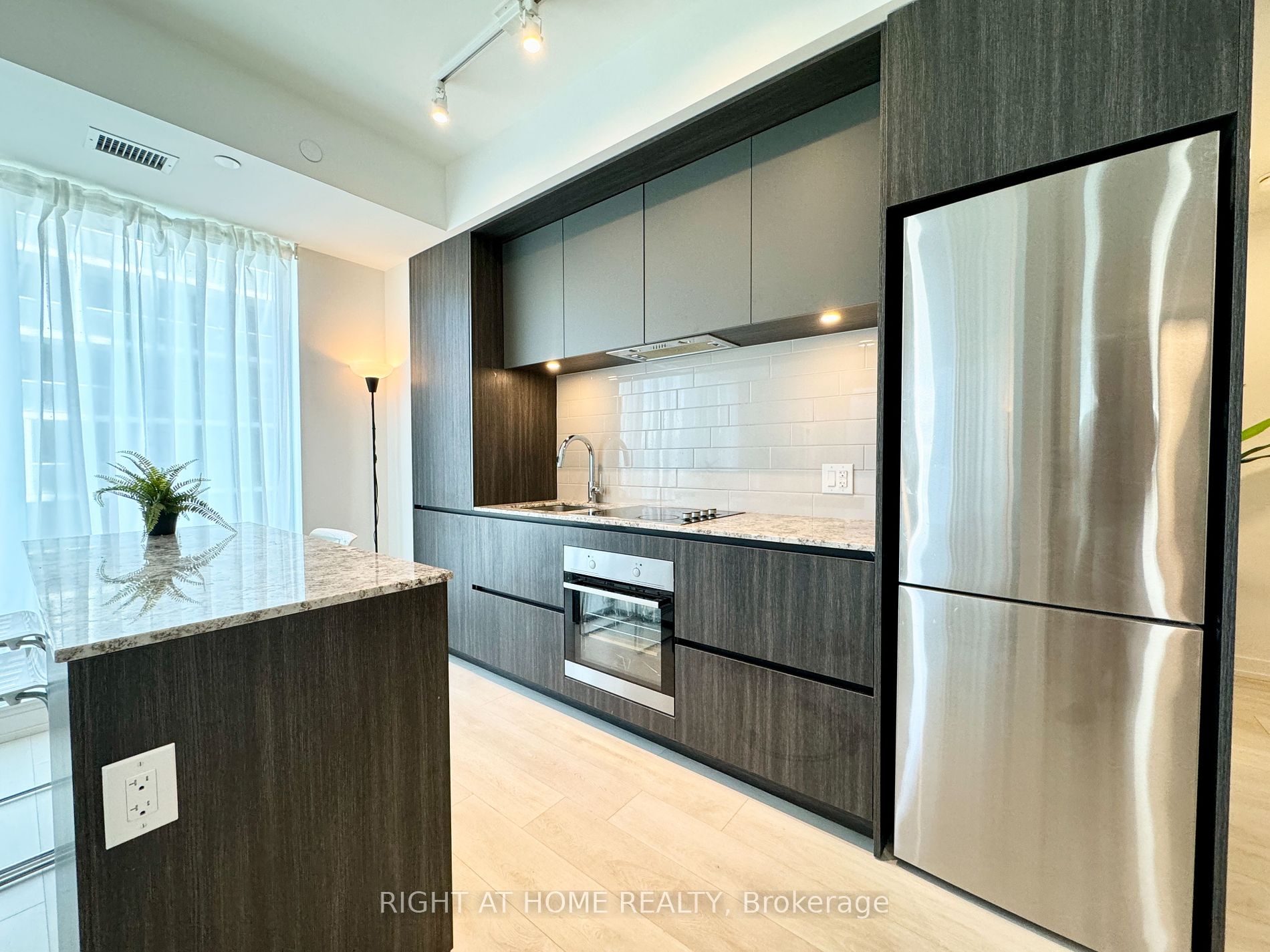225 Sumach St, #611