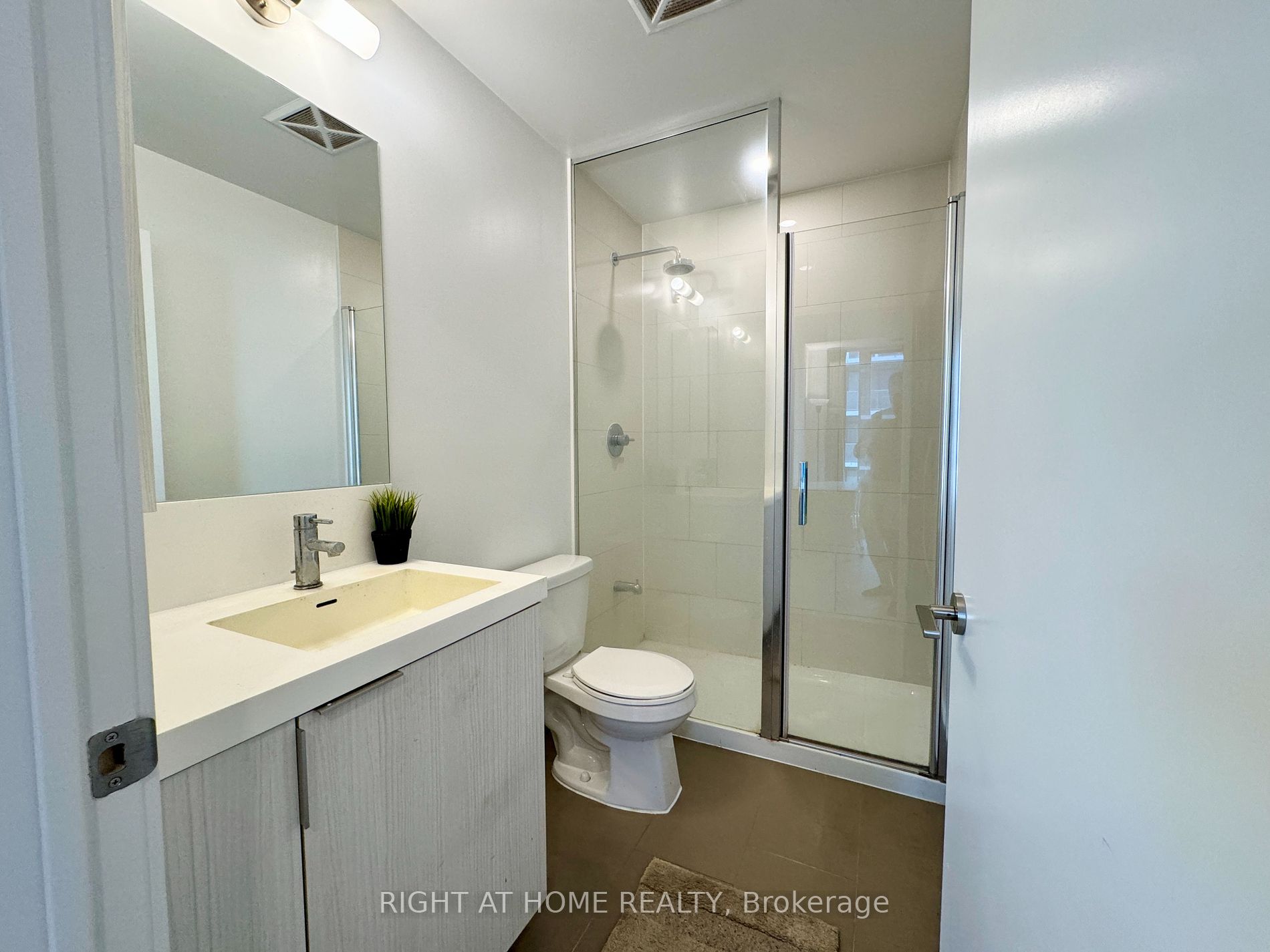 225 Sumach St, #611