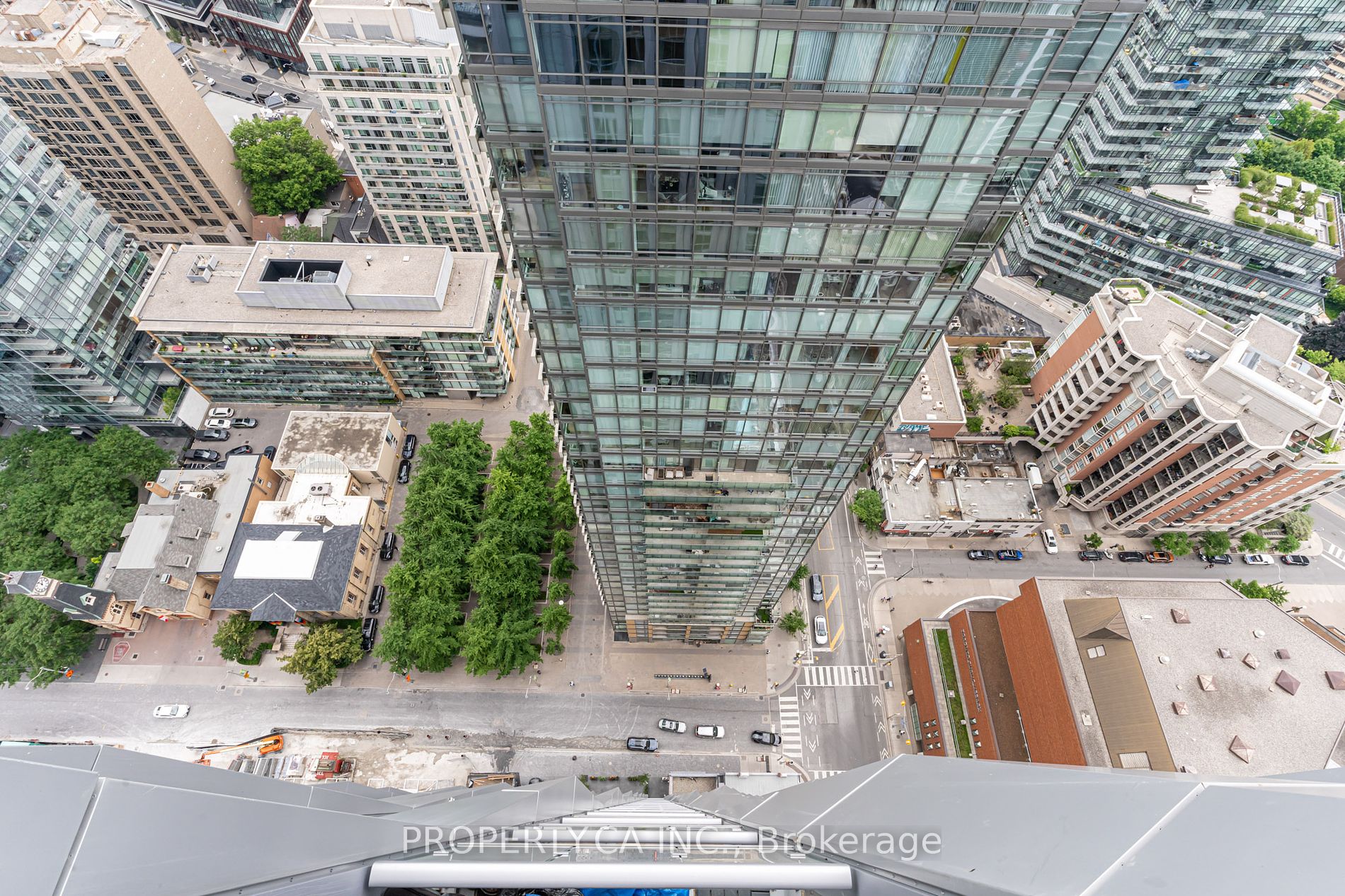 1 Yorkville Ave, #3507