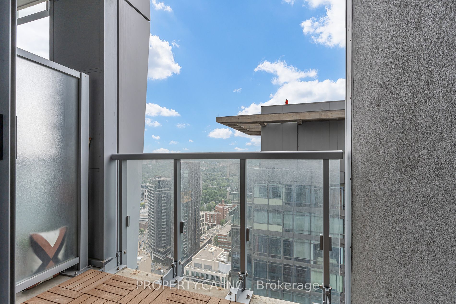 1 Yorkville Ave, #3507