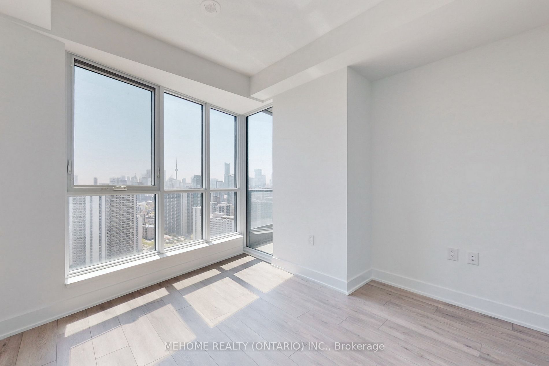 585 Bloor St E, #3119