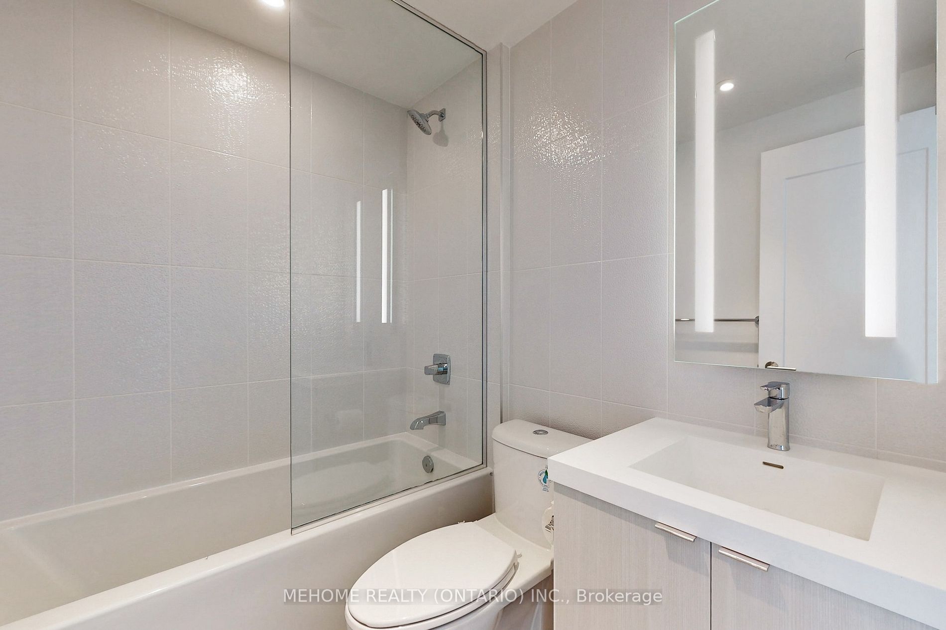 585 Bloor St E, #3119
