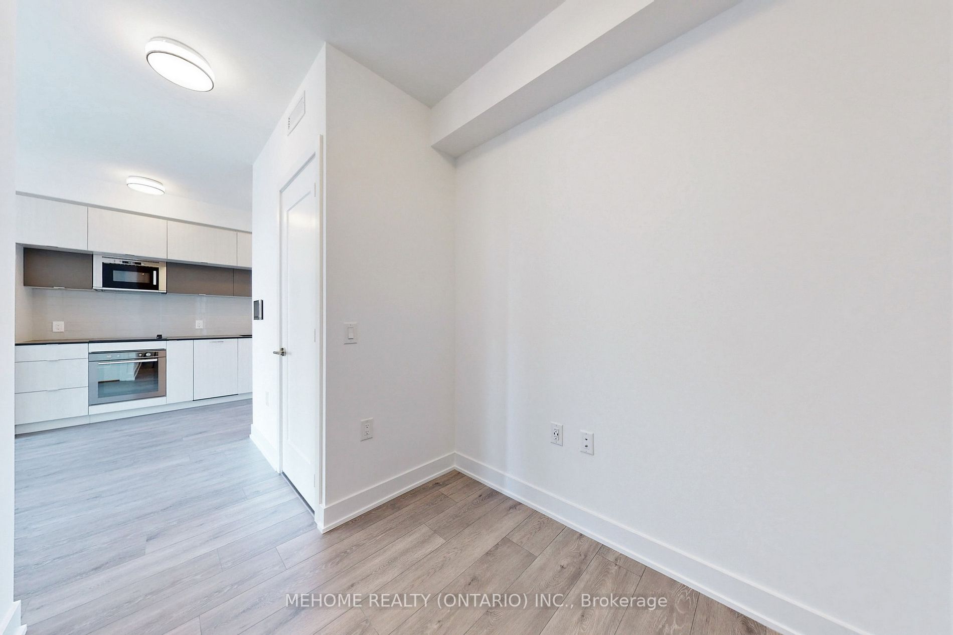 585 Bloor St E, #3119