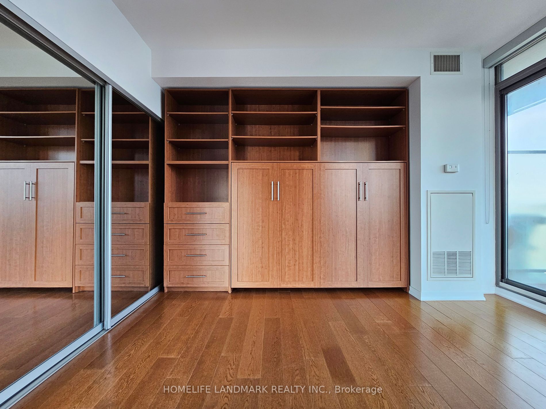 33 Lombard Street #3301
