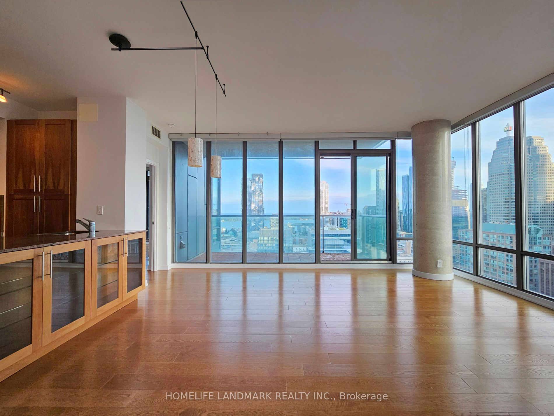 33 Lombard Street #3301