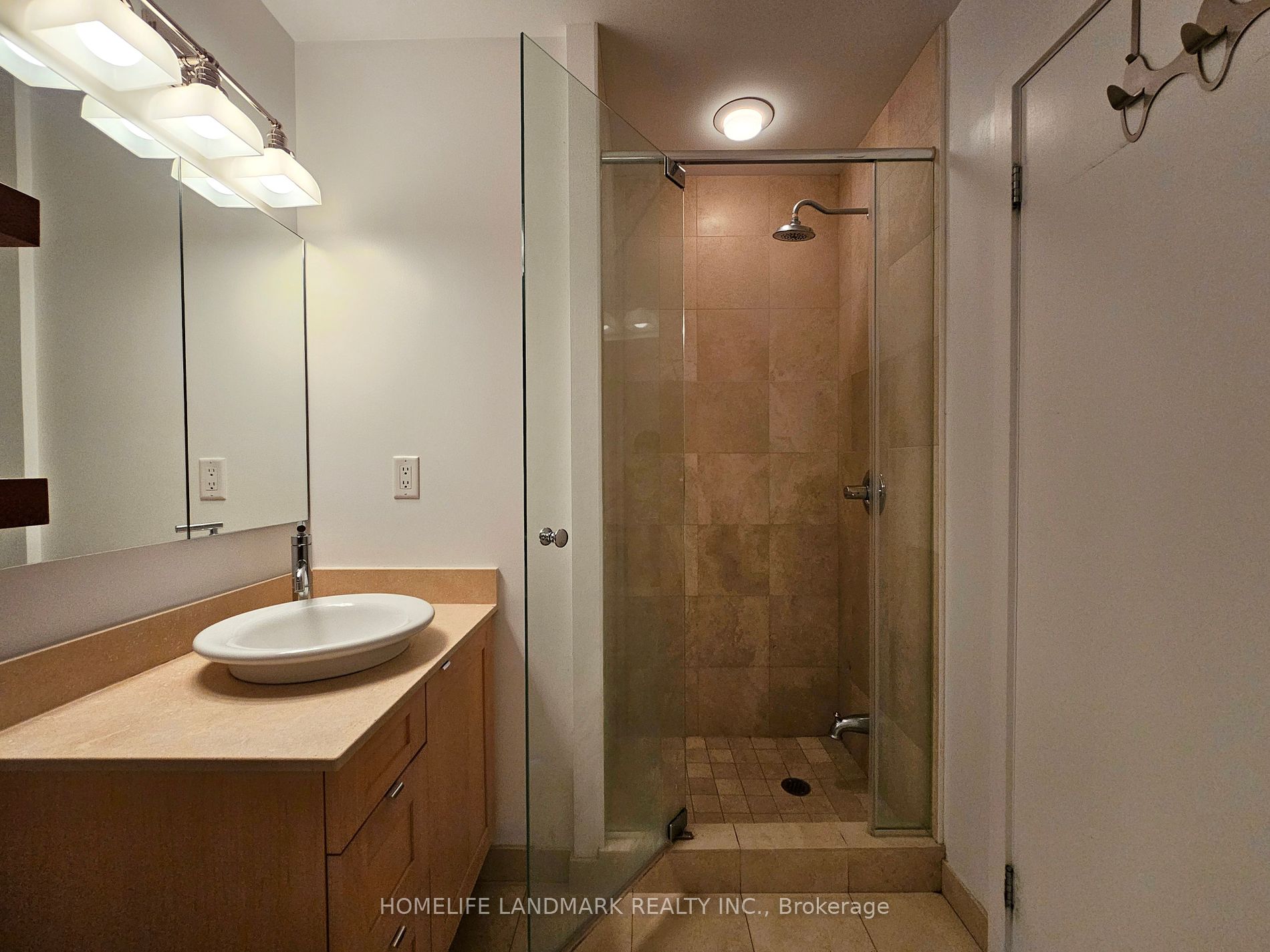 33 Lombard Street #3301