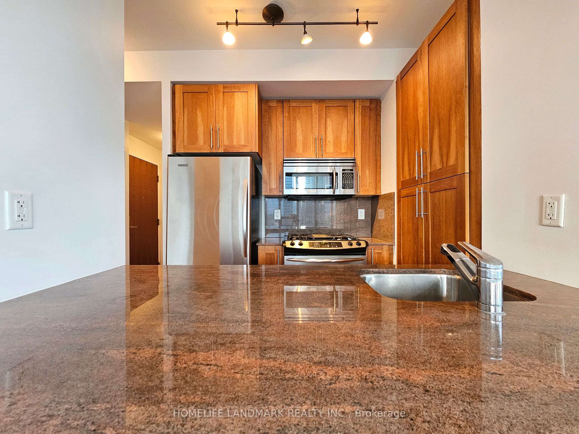 33 Lombard Street #3301