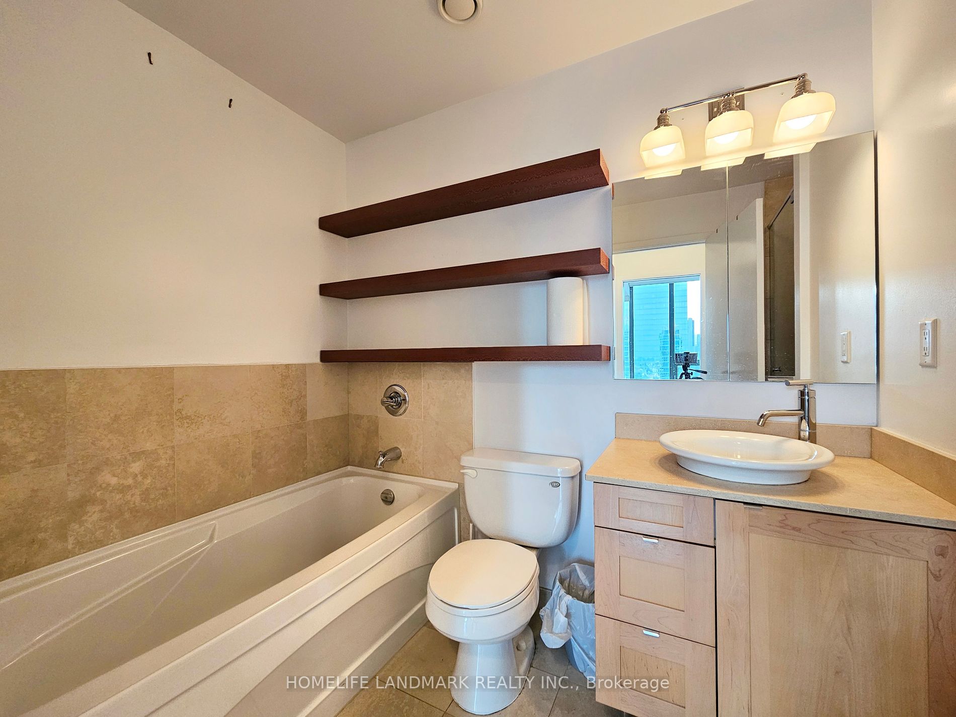 33 Lombard Street #3301