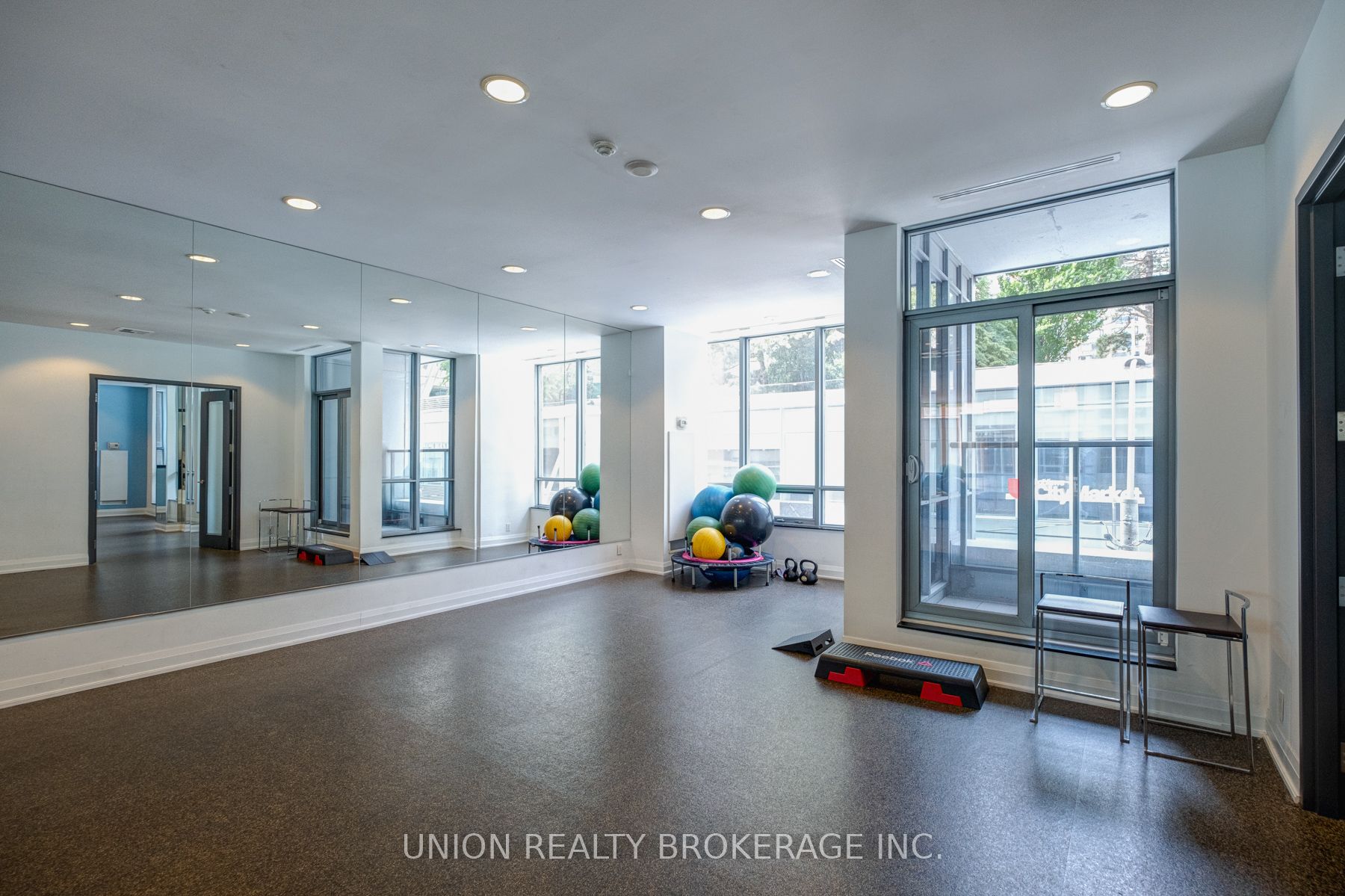 21 Balmuto St, #1403