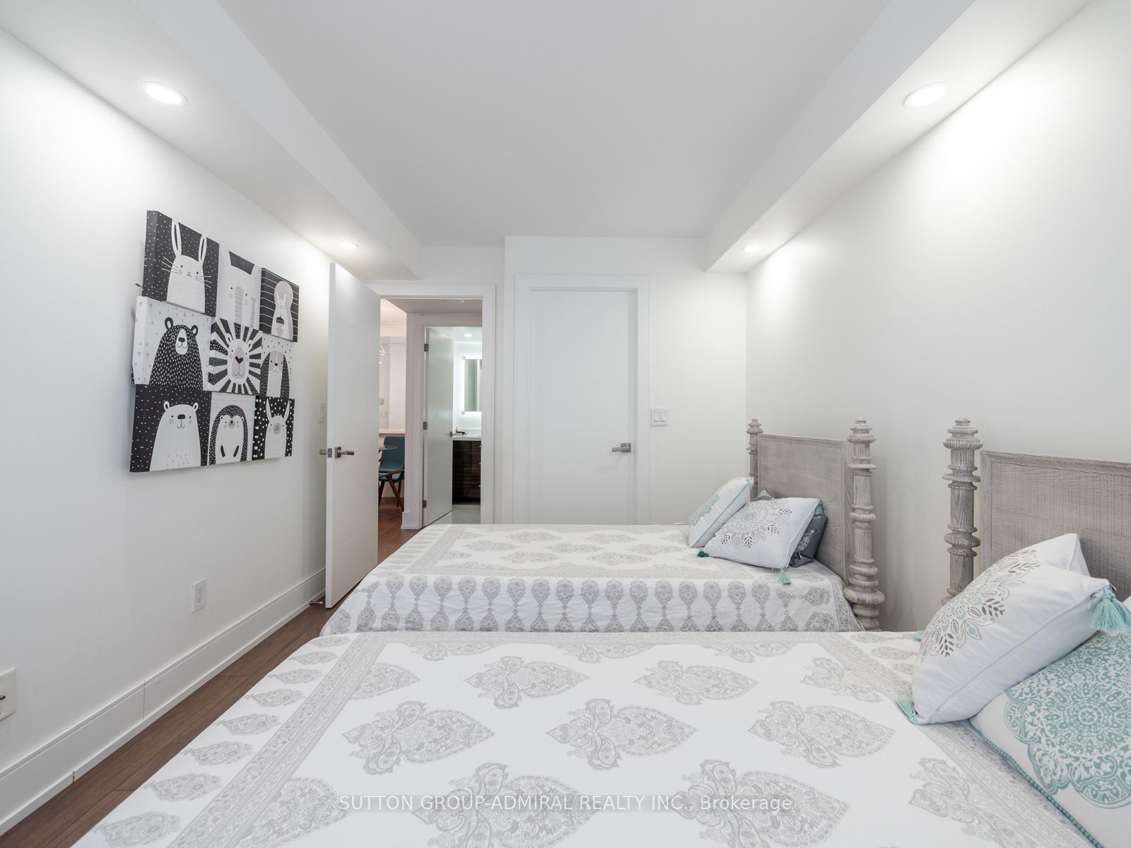 75 York Mills Road, #301