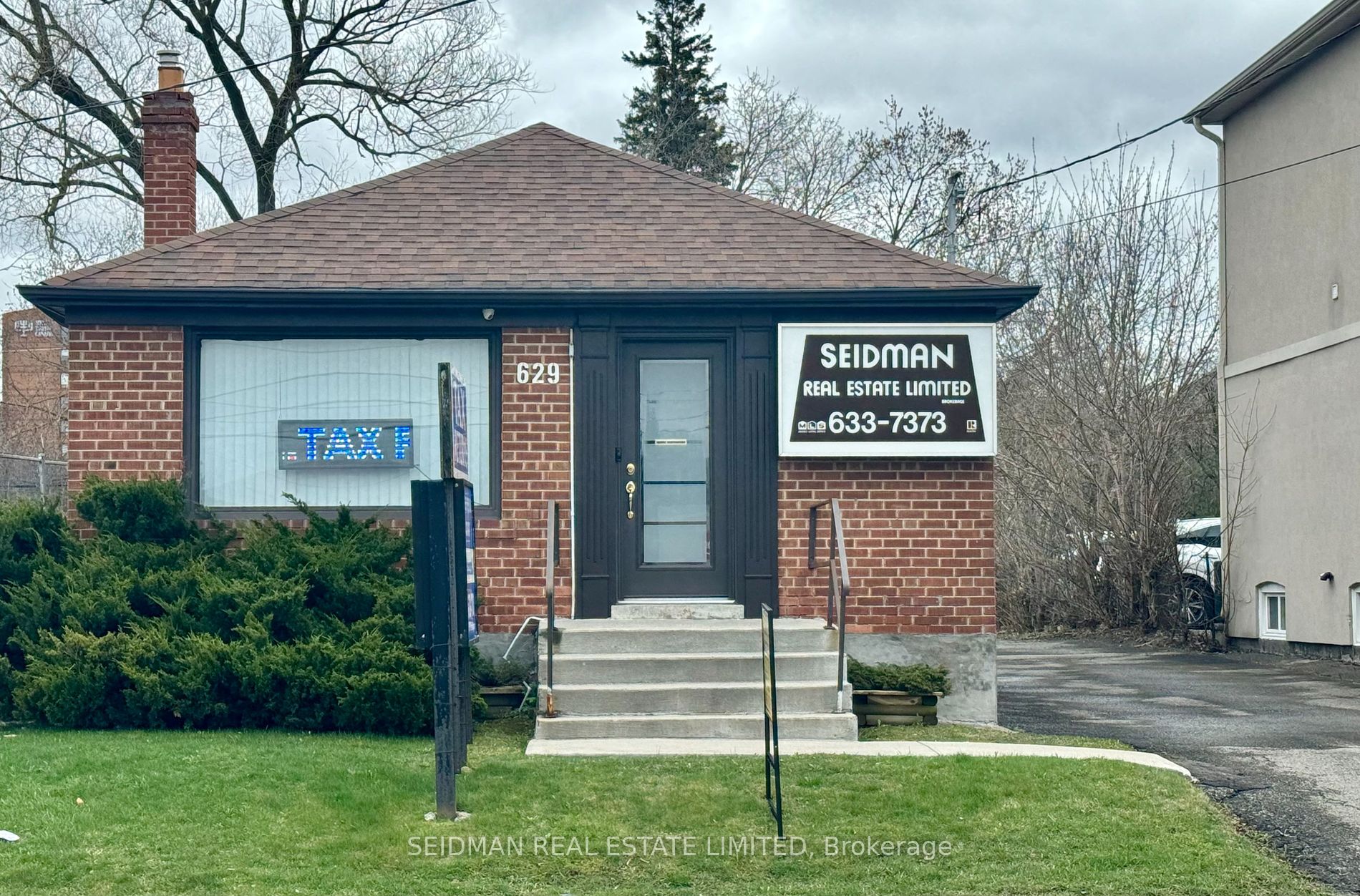 629 Sheppard Ave W