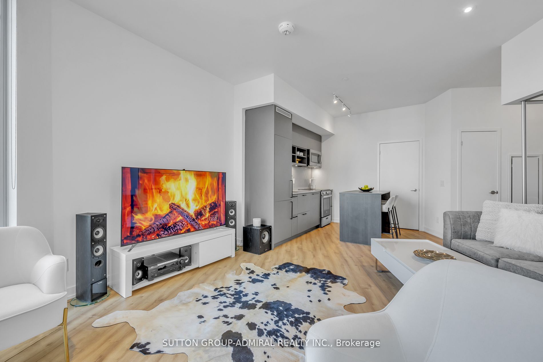 135 EAST LIBERTY St, #705