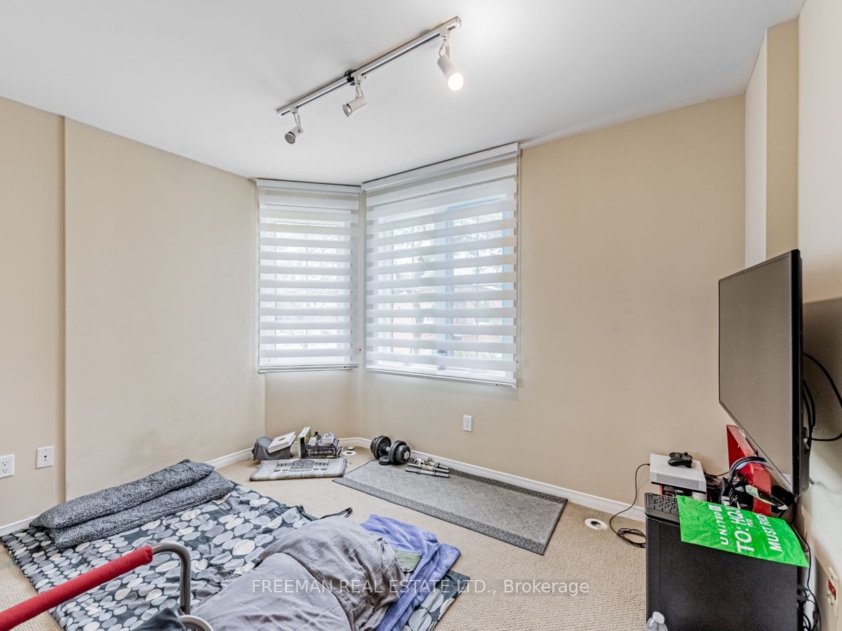 108 Finch Avenue W, #C13