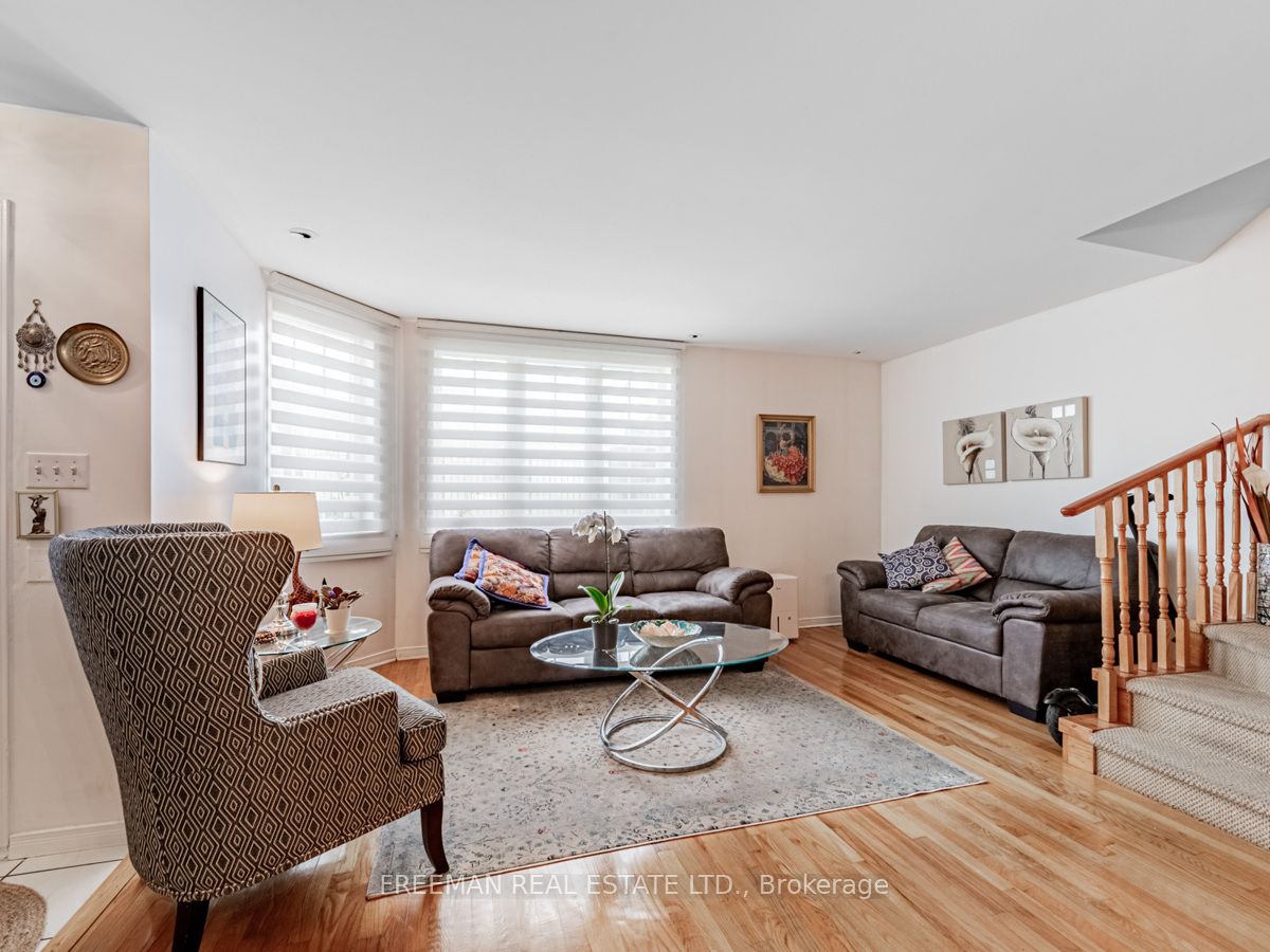 108 Finch Avenue W, #C13