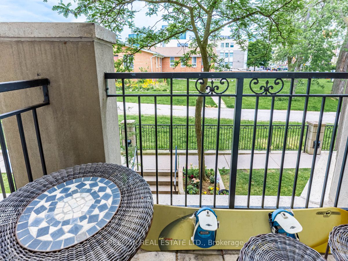 108 Finch Avenue W, #C13